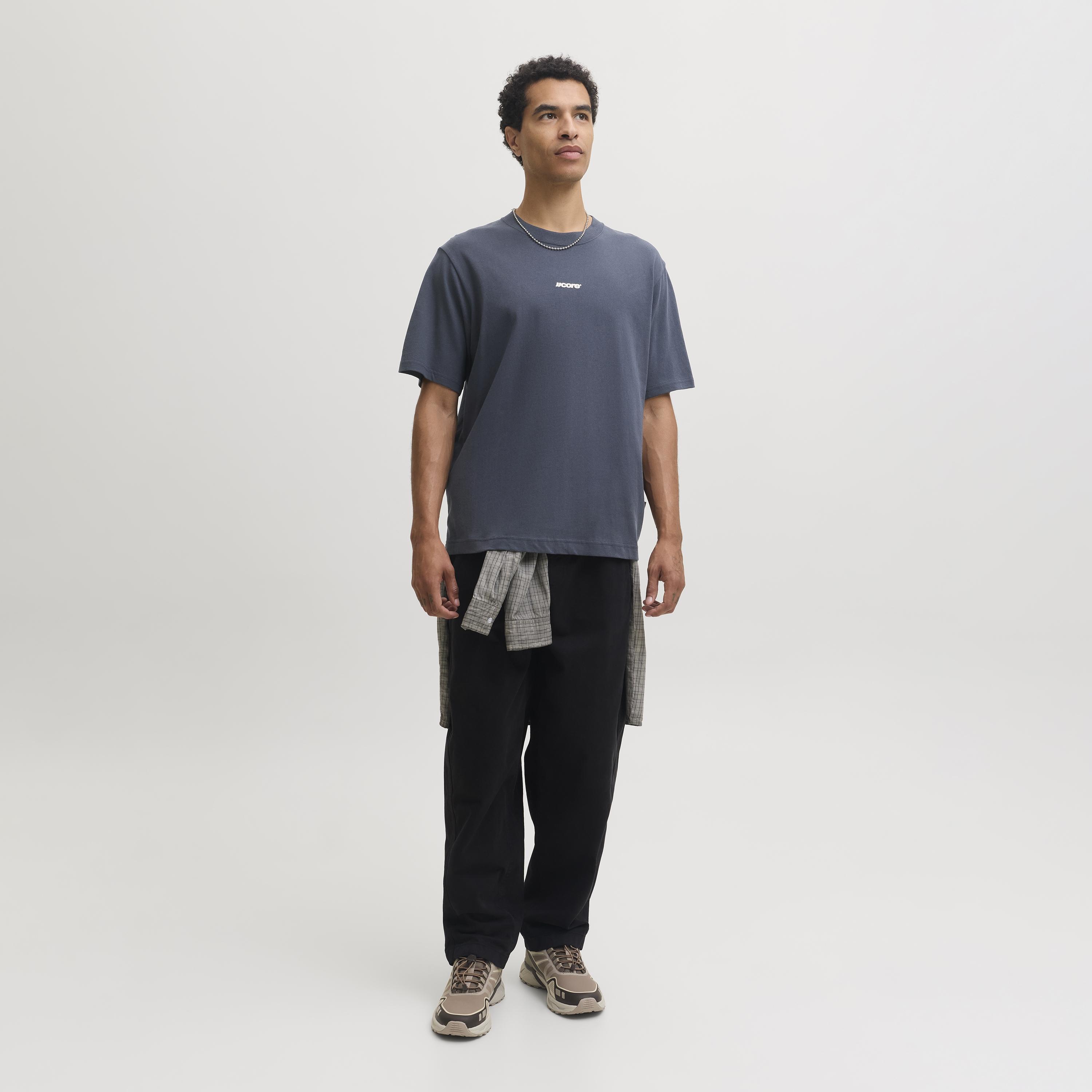 تيشيرت رجالي برقبة مستديرة وأكمام قصيرة وطبعة خلفية من جاك آند جونز-men-clothing-tshirtsandpolos-tshirts-image-25