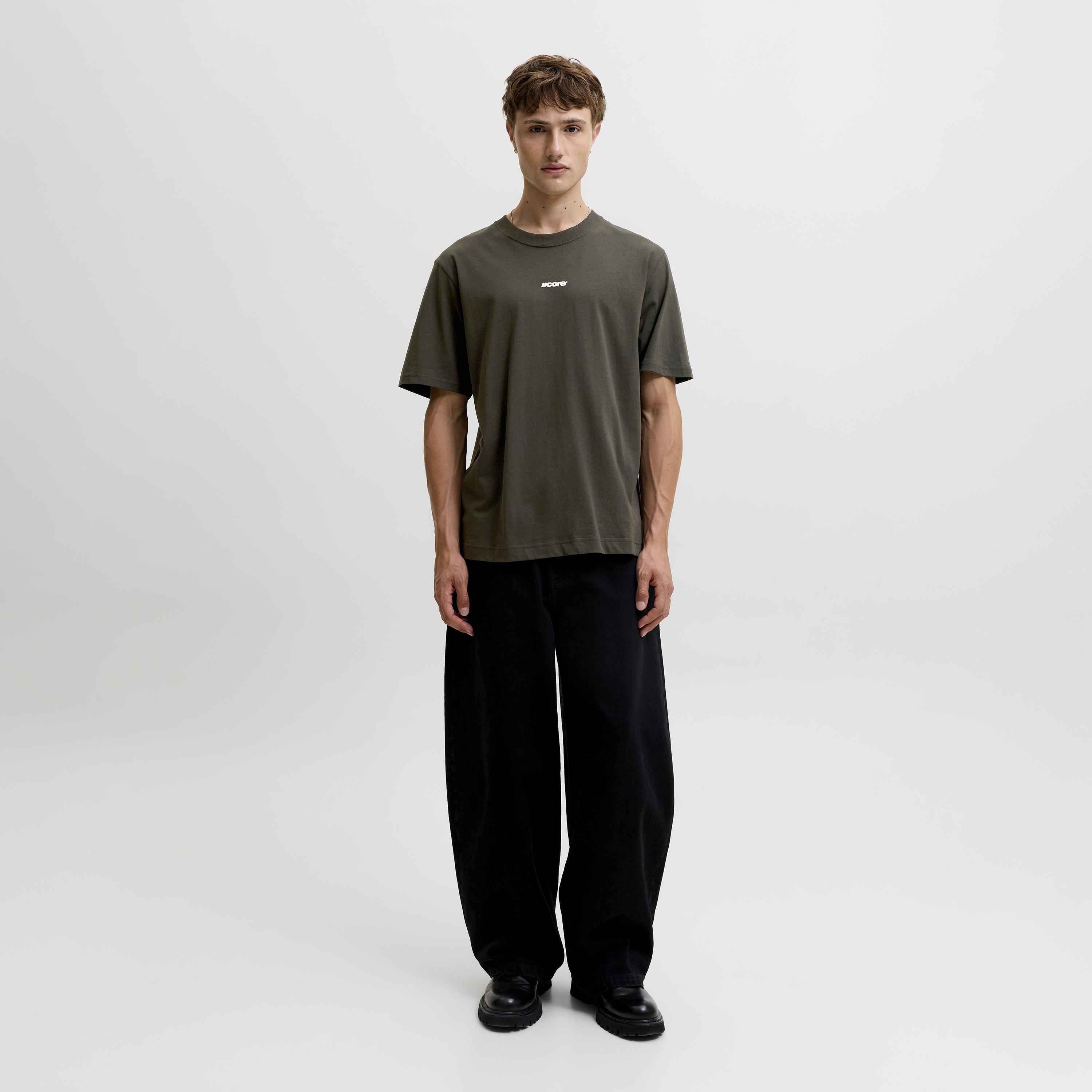 تيشيرت رجالي برقبة مستديرة وأكمام قصيرة وطبعة خلفية من جاك آند جونز-men-clothing-tshirtsandpolos-tshirts-image-18