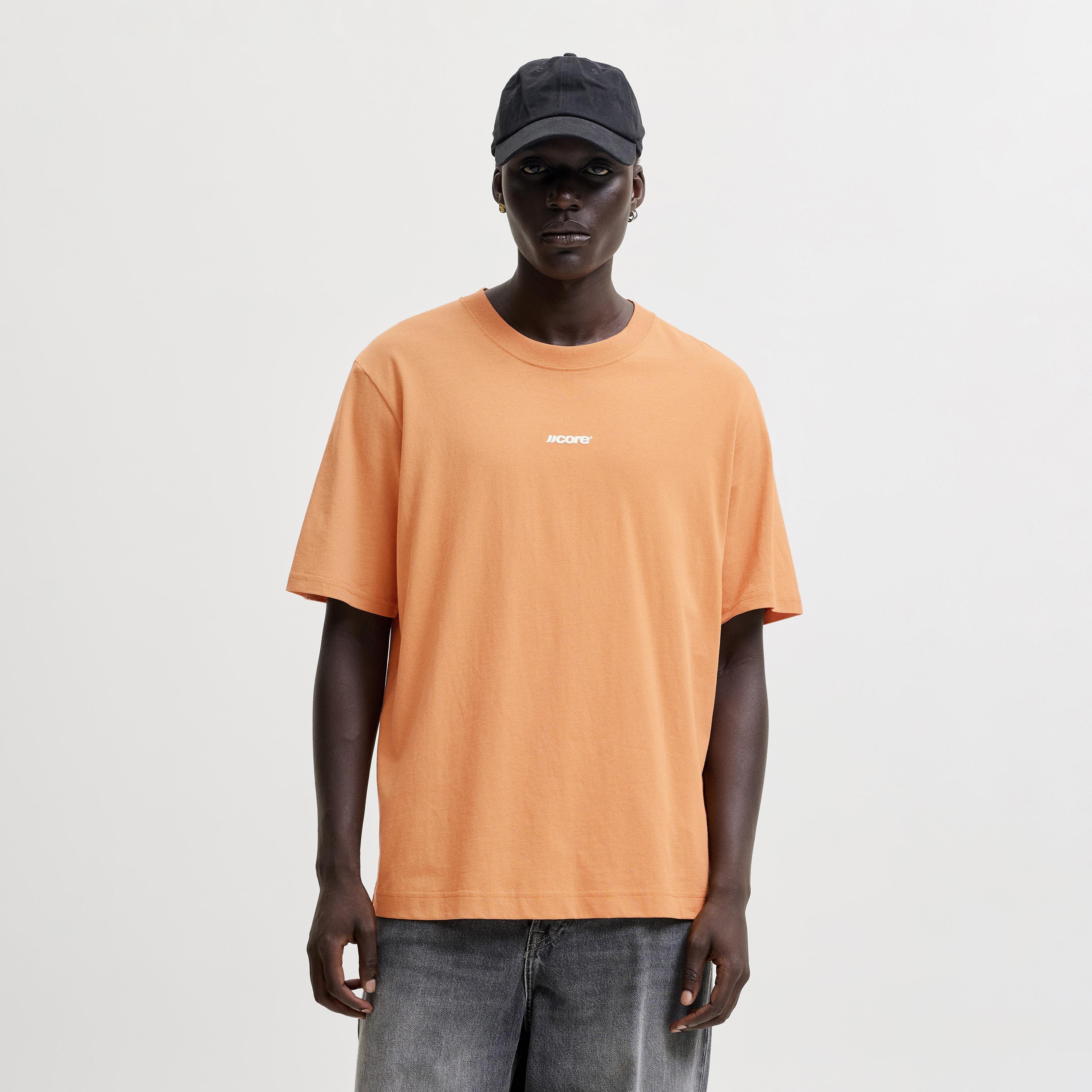 تيشيرت رجالي برقبة مستديرة وأكمام قصيرة وطبعة خلفية من جاك آند جونز-men-clothing-tshirtsandpolos-tshirts-image-1