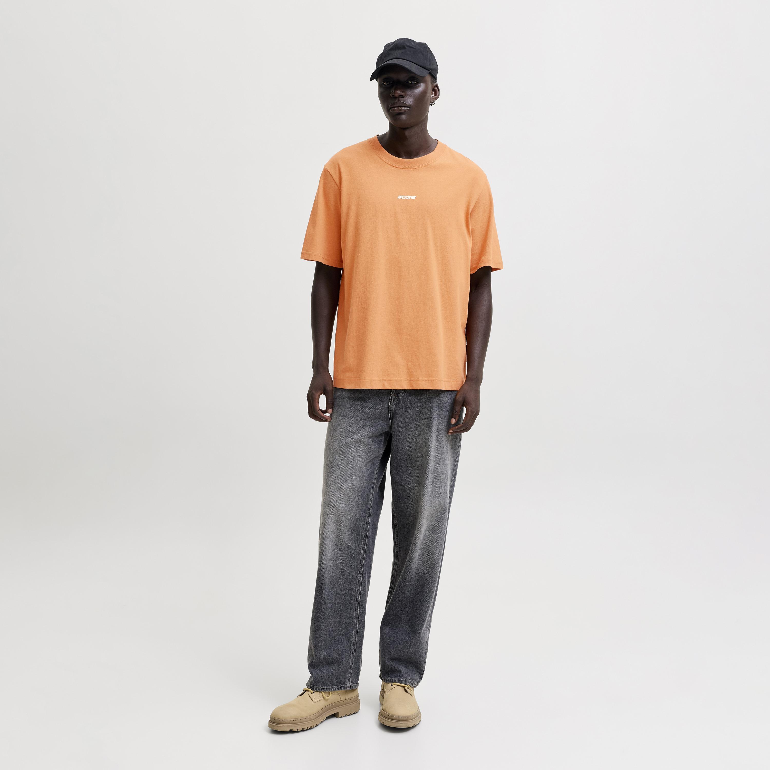 تيشيرت رجالي برقبة مستديرة وأكمام قصيرة وطبعة خلفية من جاك آند جونز-men-clothing-tshirtsandpolos-tshirts-image-2