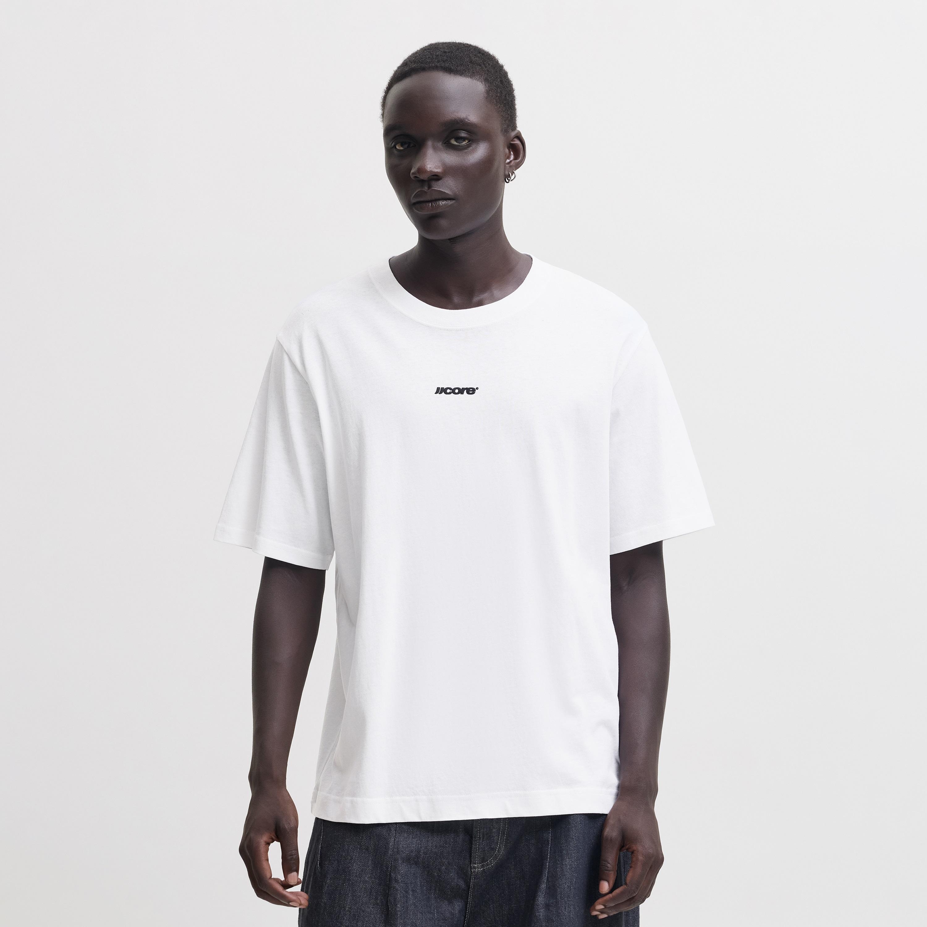 تيشيرت رجالي برقبة مستديرة وأكمام قصيرة وطبعة خلفية من جاك آند جونز-men-clothing-tshirtsandpolos-tshirts-image-1