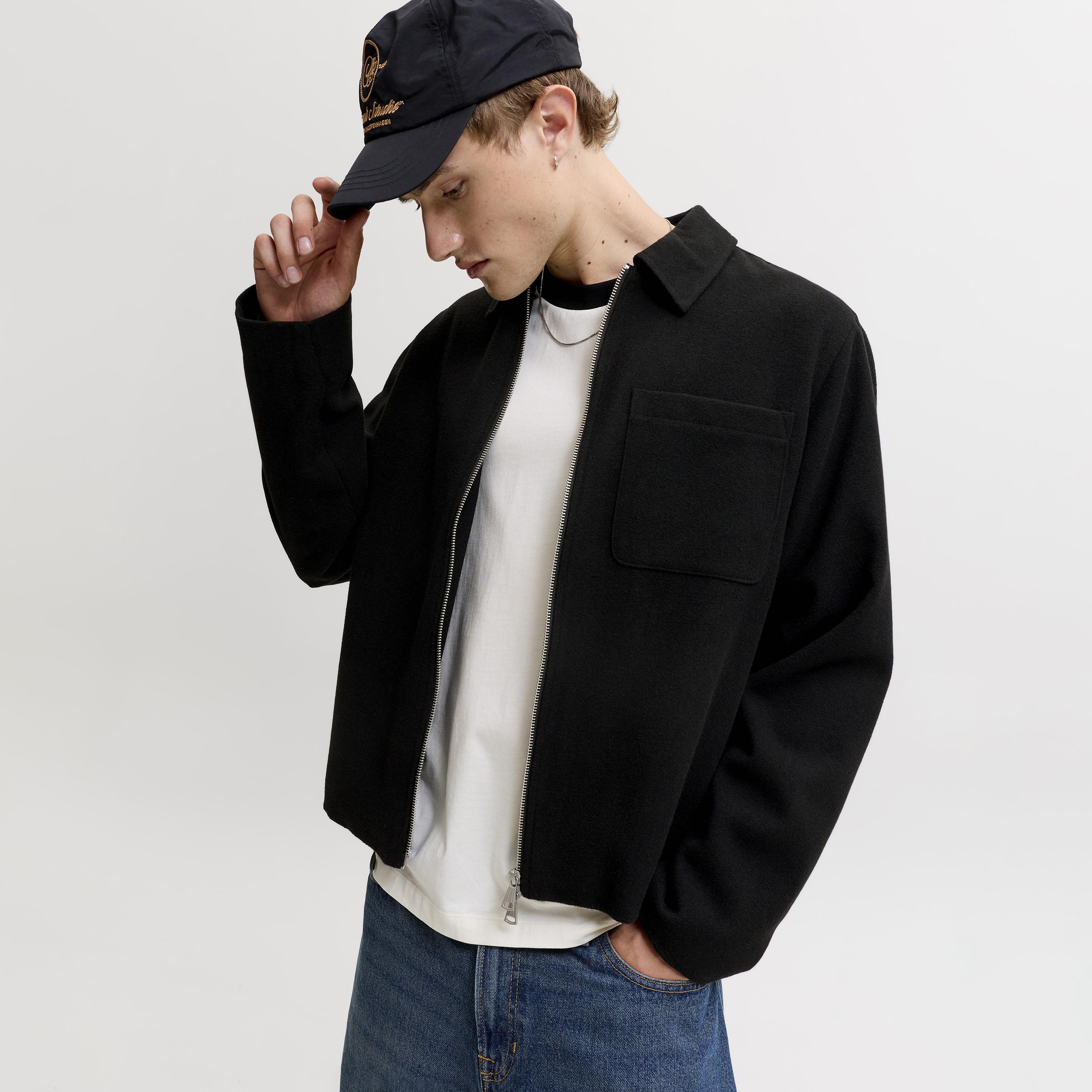 جاكيت رجالي سادة بياقة عريضة وأكمام طويلة من جاك آند جونز-men-clothing-jacketsandblazers-jackets-image-13