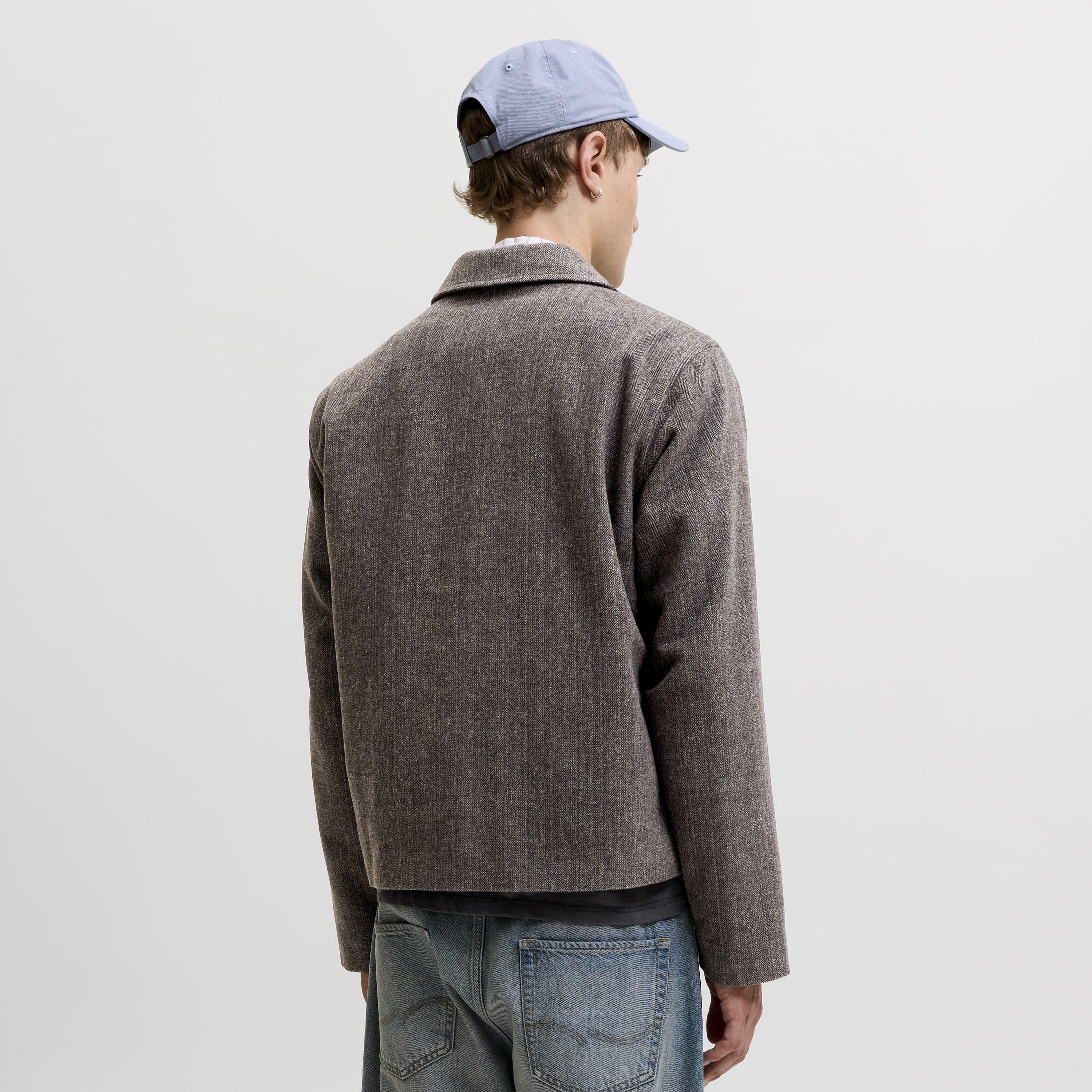 جاكيت رجالي سادة بياقة عريضة وأكمام طويلة من جاك آند جونز-men-clothing-jacketsandblazers-jackets-image-5