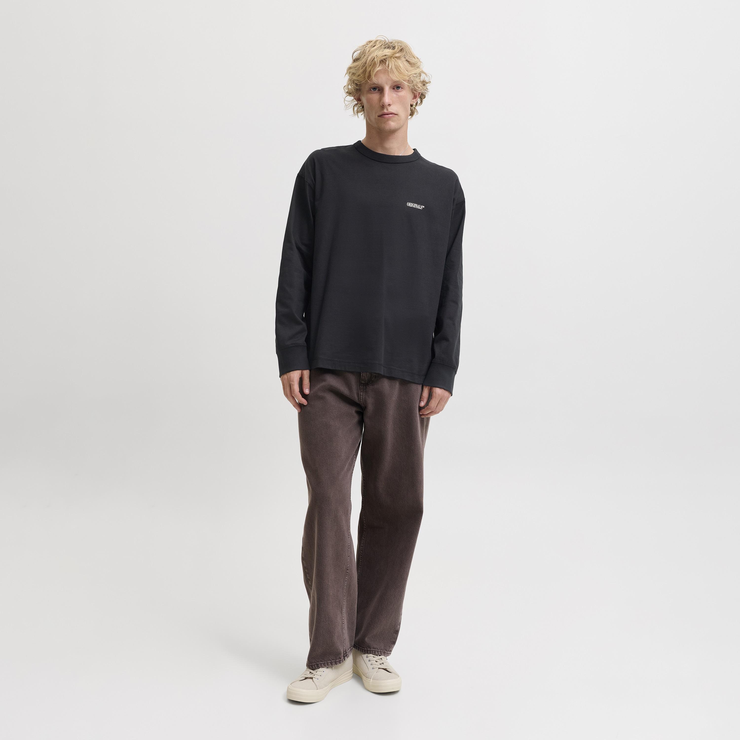 تيشيرت رجالي بأكمام طويلة ورقبة مستديرة وطبعة خلفية من جاك آند جونز-men-clothing-tshirtsandpolos-tshirts-image-2