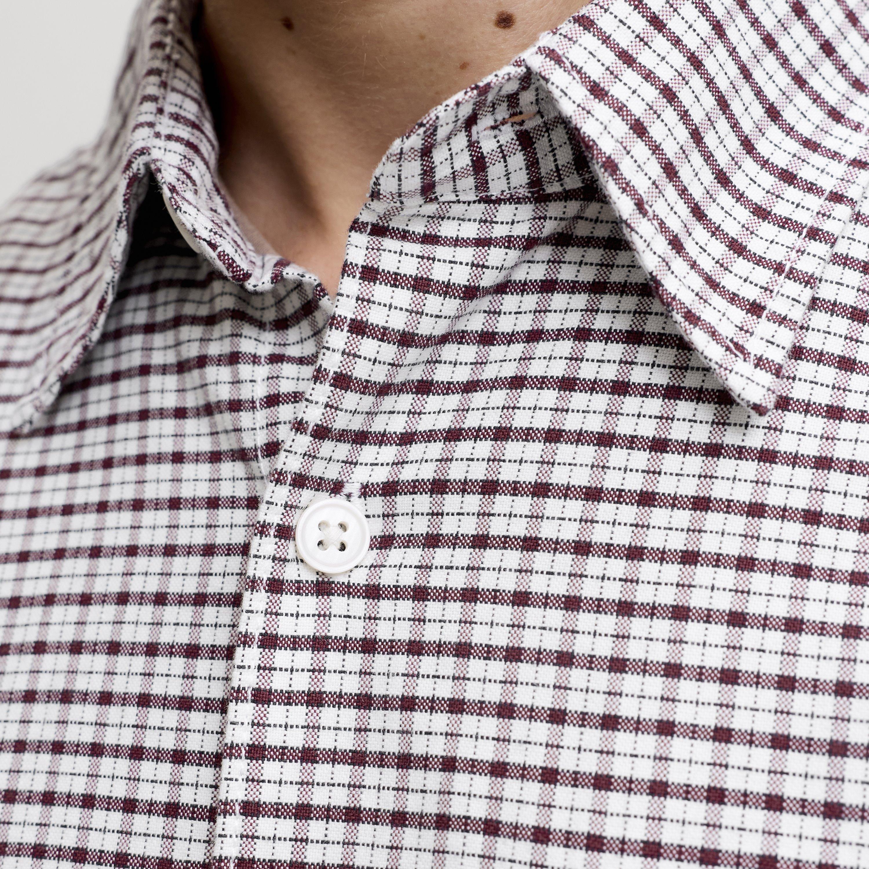 قميص رجالي بقصة ريلاكسد فيت بنقشة الكاروهات بياقة وأكمام طويلة من جاك آند جونز-men-clothing-shirts-image-3