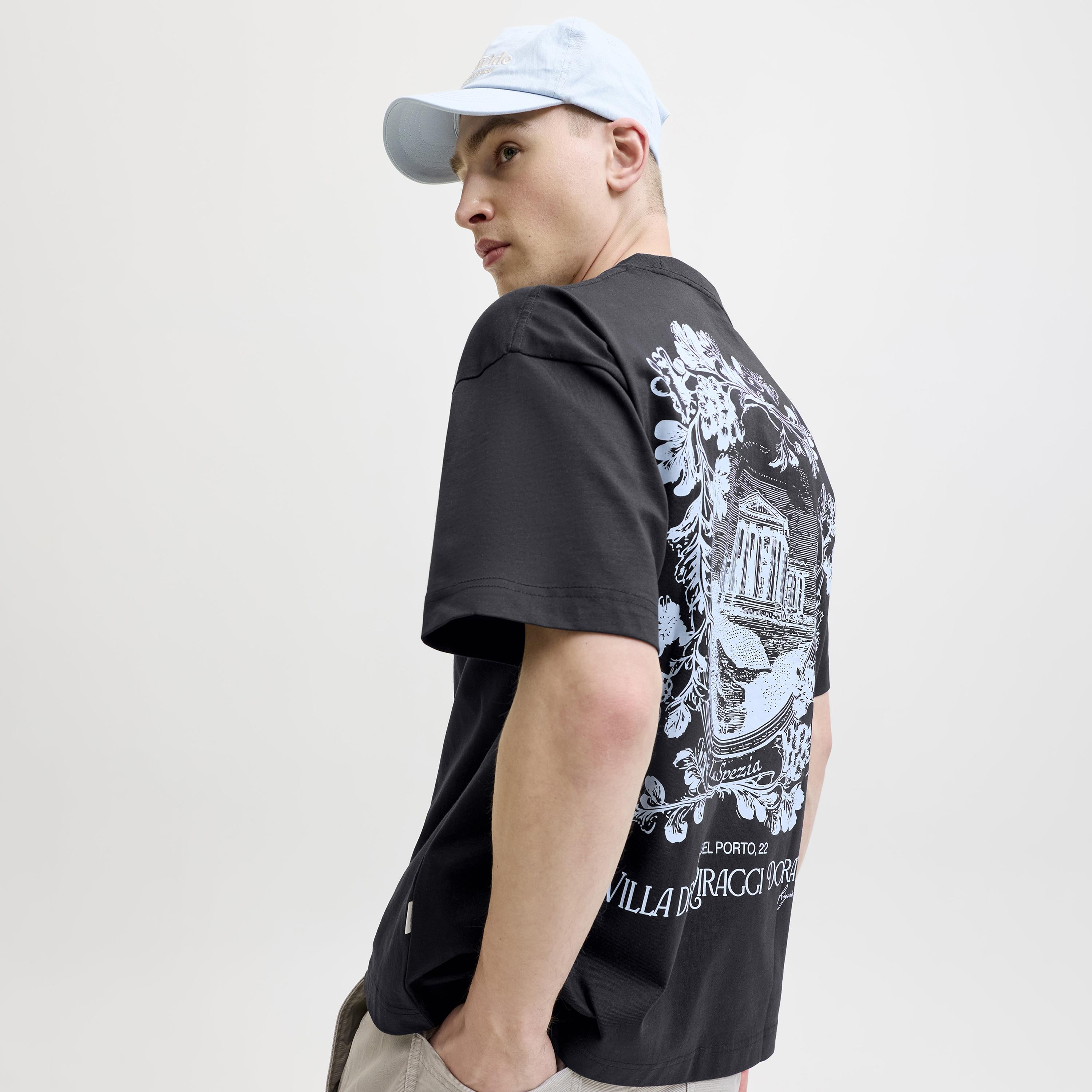 تيشرت رجالي بطبعة غرافيك وياقة مستديرة وأكمام قصيرة من جاك آند جونز-men-clothing-tshirtsandpolos-tshirts-image-3