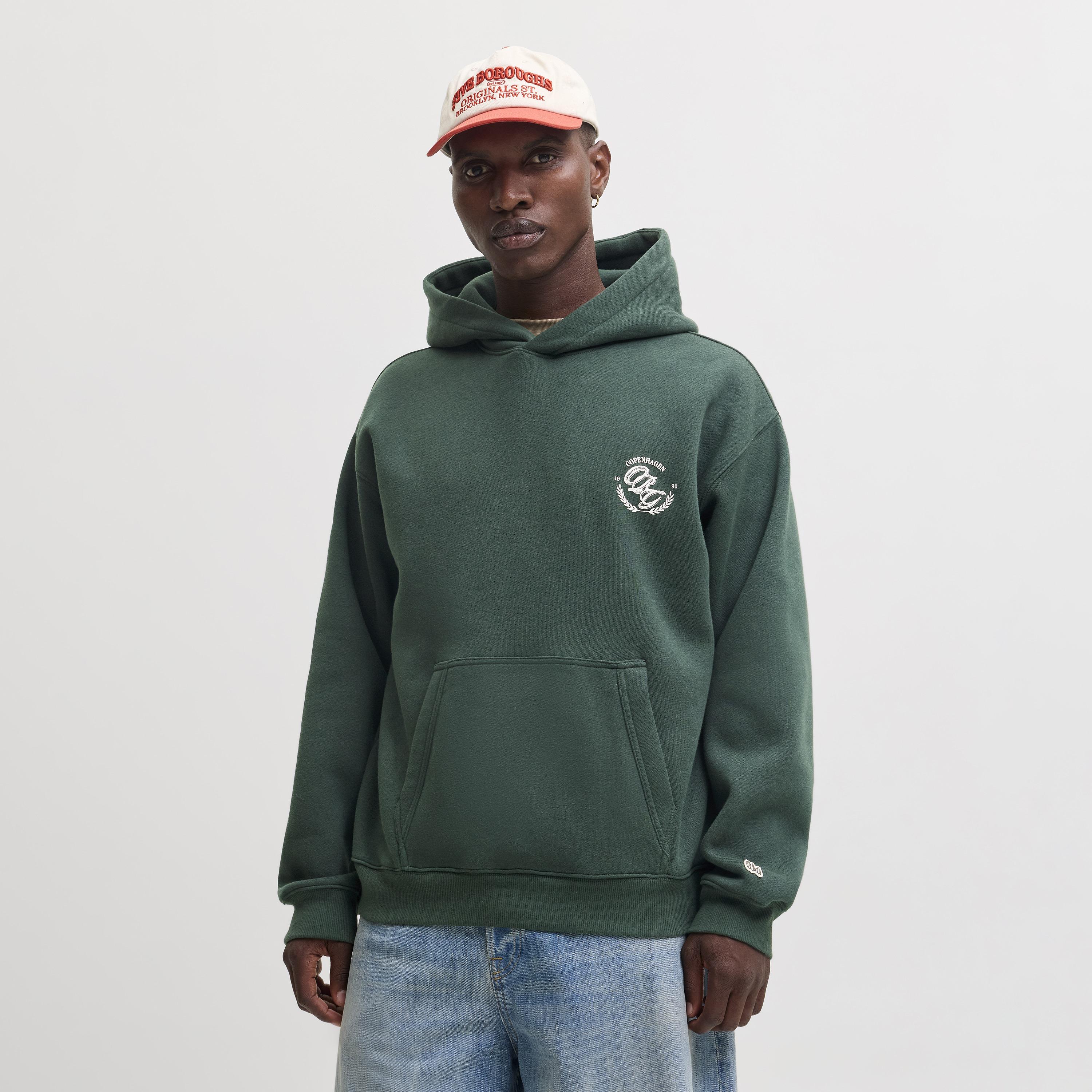 هودي رجالي بطبعة خلفية وأكمام طويلة من جاك آند جونز-men-winterwear-hoodiesandsweatshirts-image-1