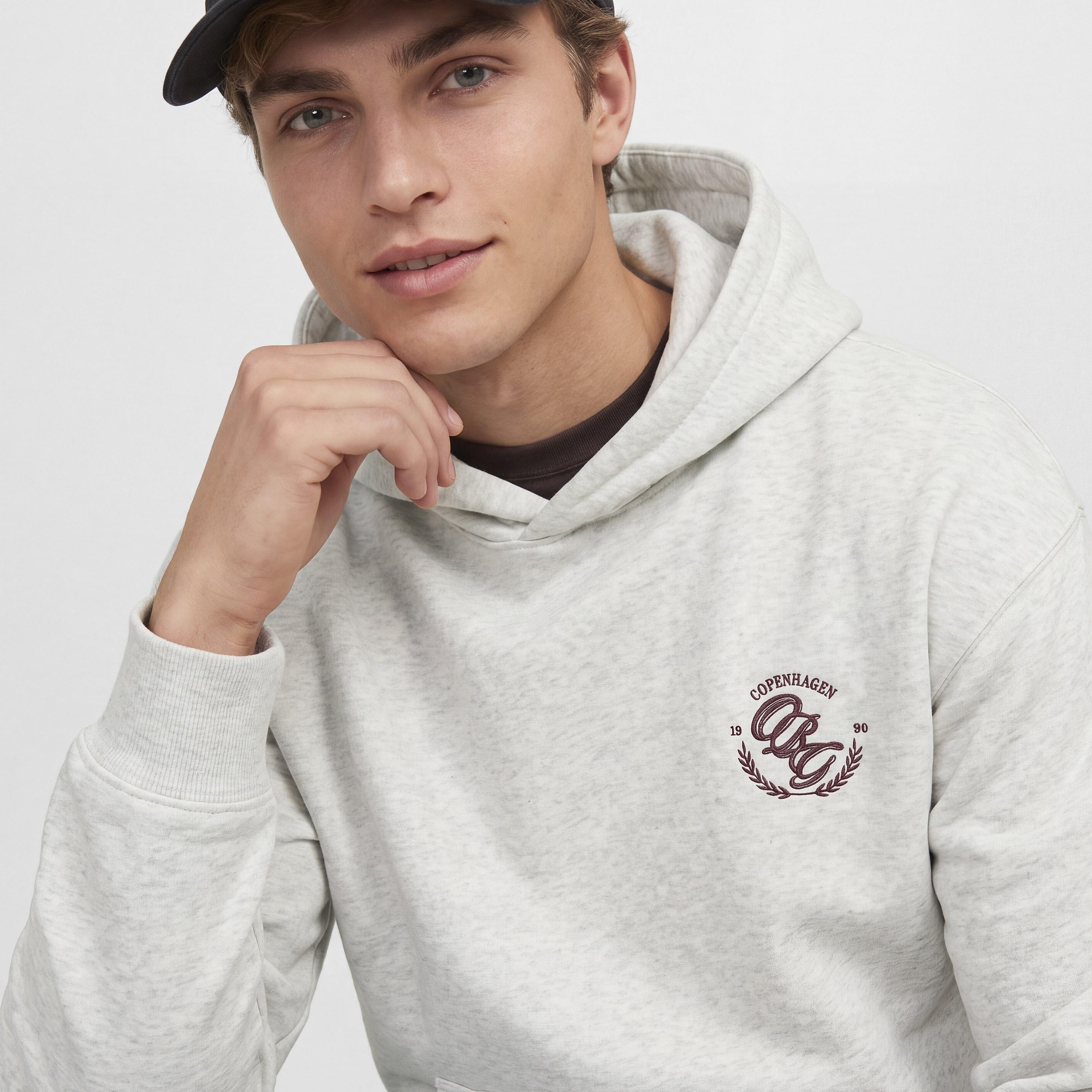 هودي رجالي بطبعة خلفية وأكمام طويلة من جاك آند جونز-men-winterwear-hoodiesandsweatshirts-image-11