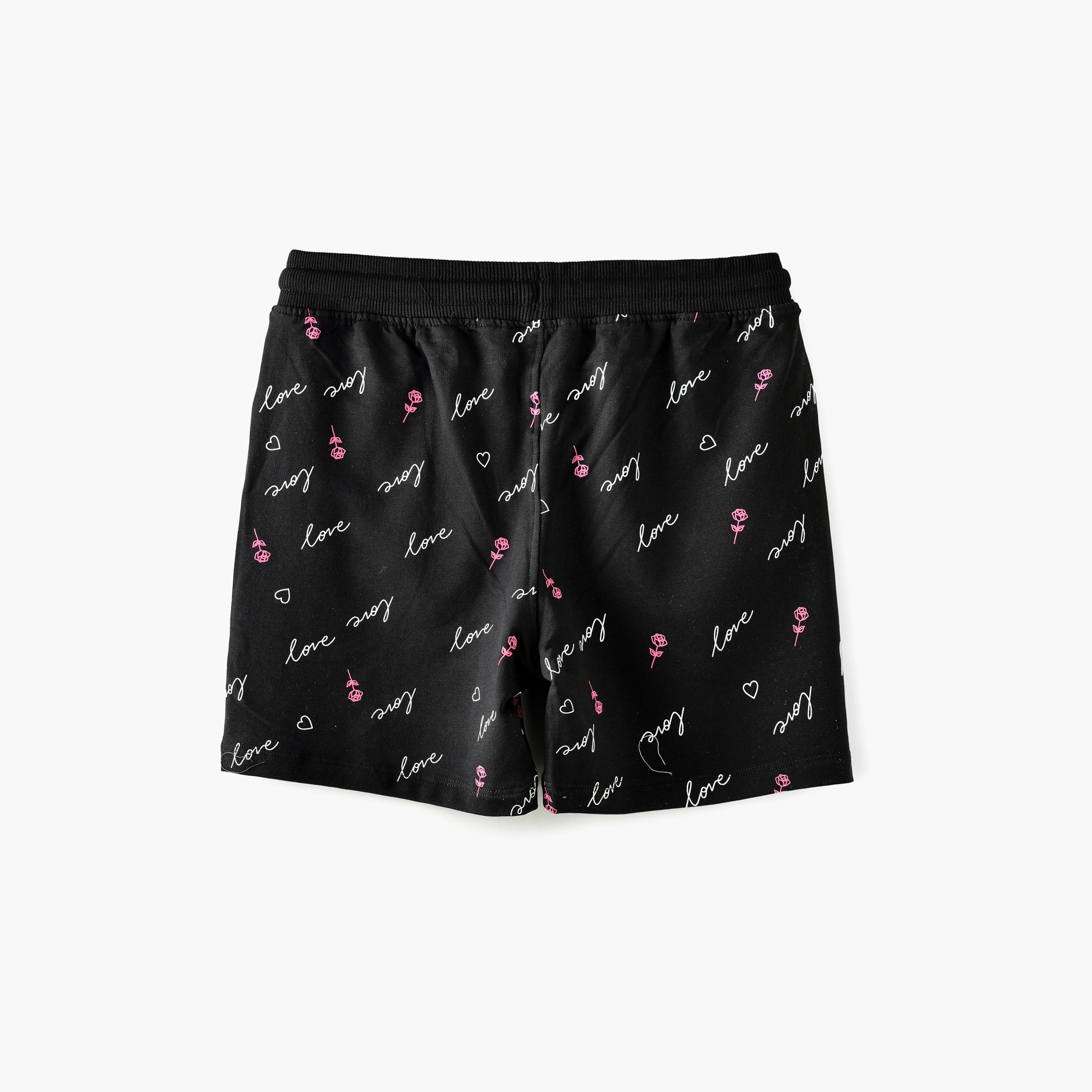 شورت مطاطي مطبوع عليه كلمة لاف من بيبيكلو-baby-girls-clothing-bottoms-shorts-image-2
