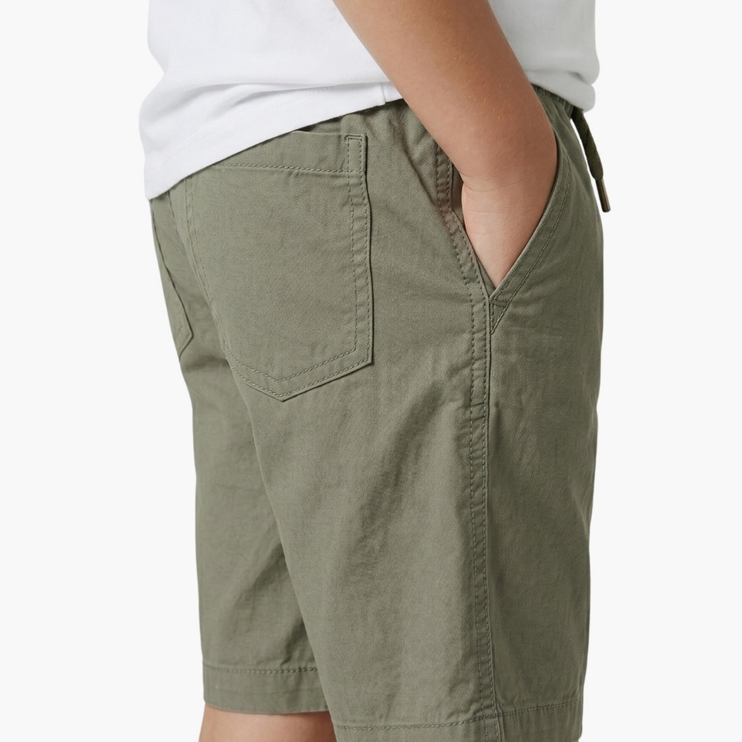 شورت كارغو سادة بخصر مطاطي برباط من بيبيكلو-boys-clothing-bottoms-shorts-image-3