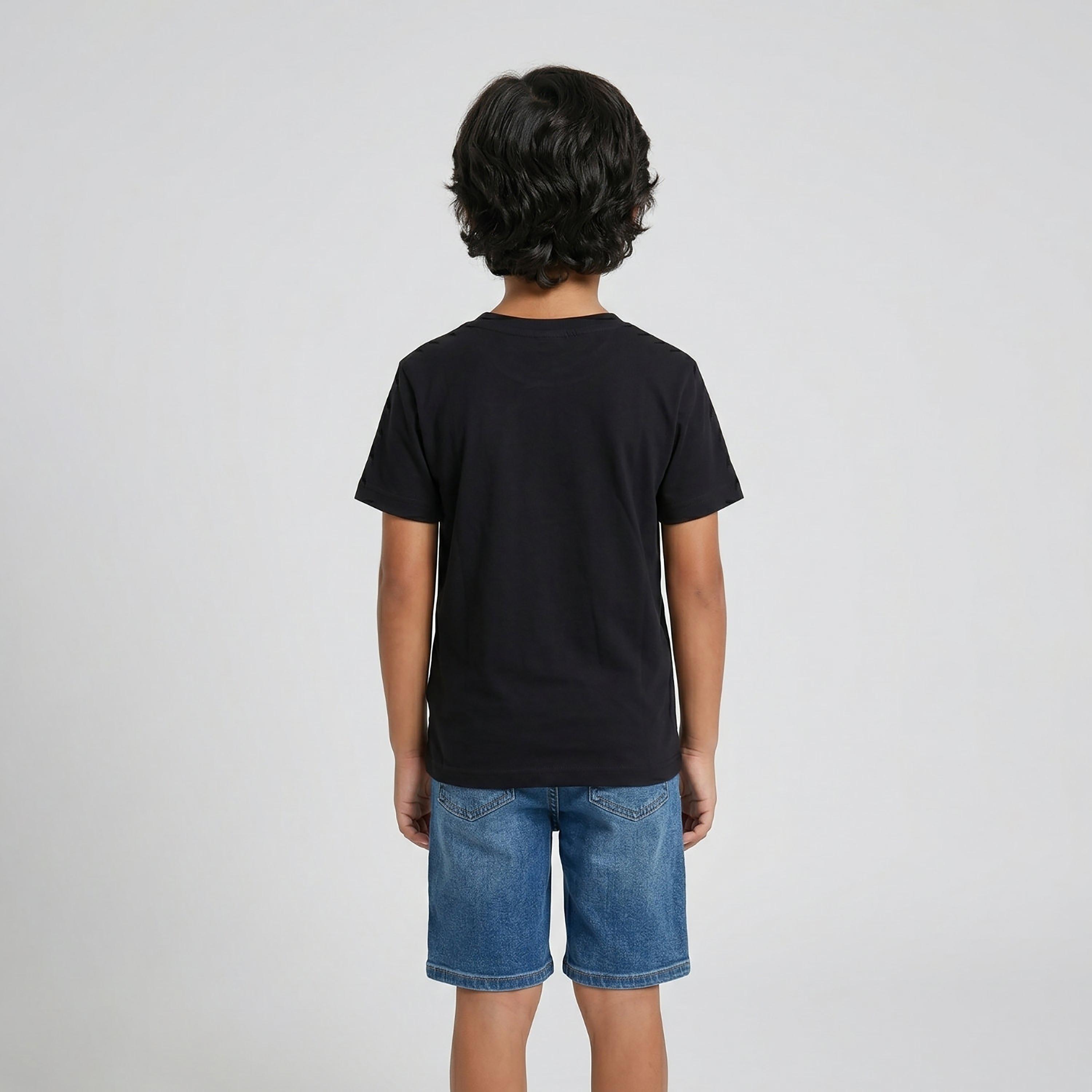 تيشيرت بطبعة شعار وقصة عادية وأكمام قصيرة من بيبيكلو-boys-clothing-tshirtsandpolos-image-3