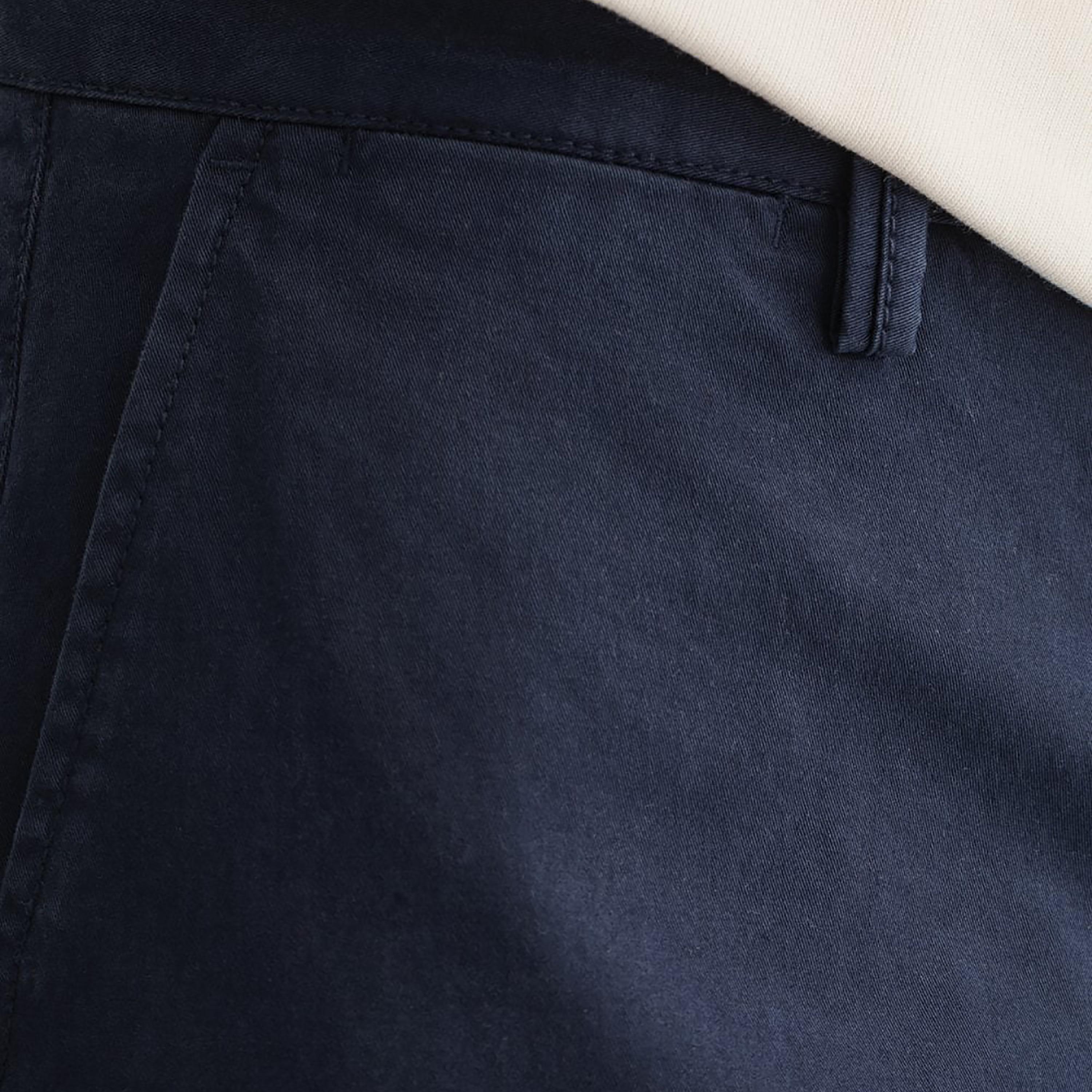 تشينو جانت سادة متوسطة الارتفاع بأزرار-men-clothing-bottoms-trousersandchinos-chinos-image-2
