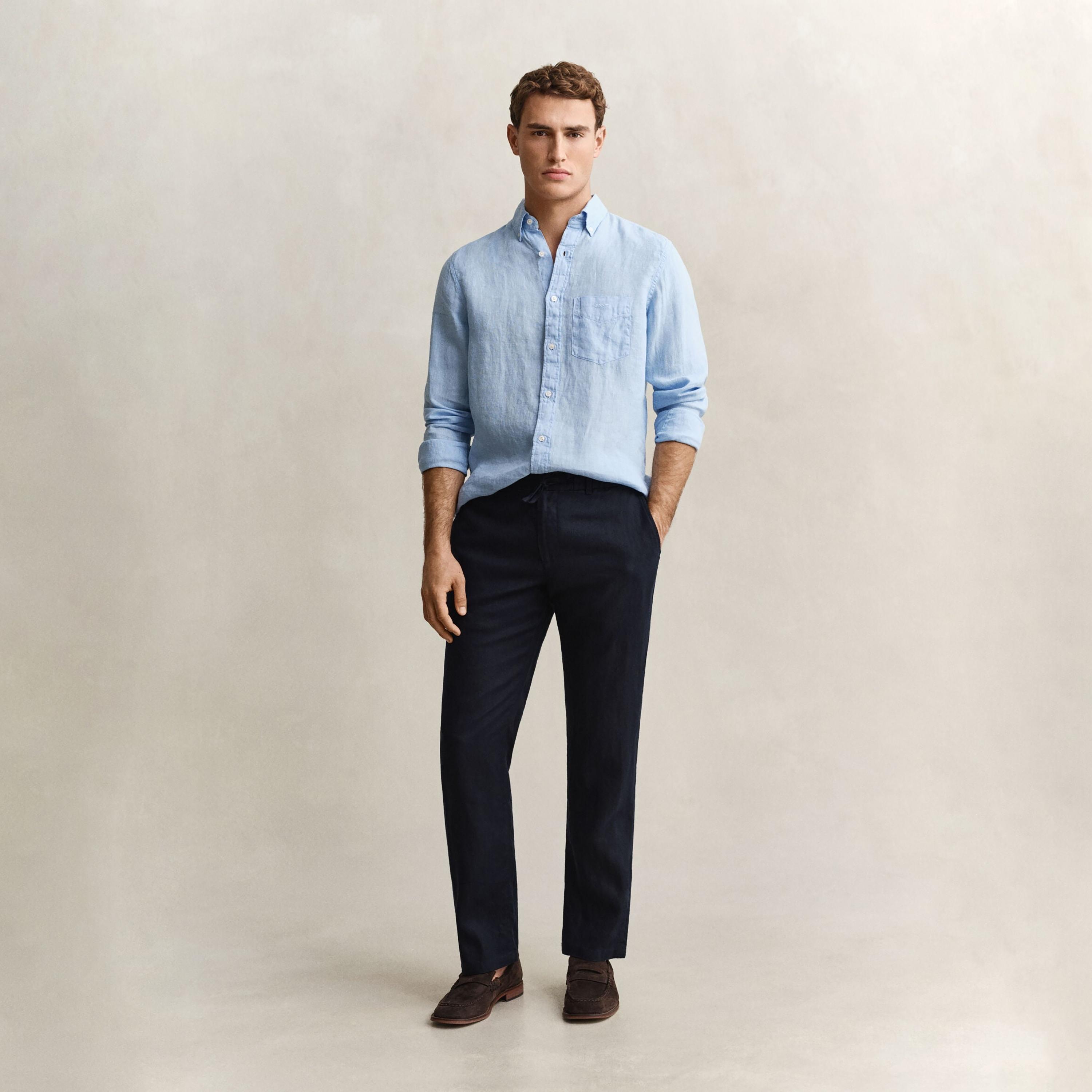 بنطال كتان رجالي سادة بخصر متوسط الارتفاع وإغلاق برباط وزر من غانت-men-clothing-bottoms-trousersandchinos-trousers-image-2