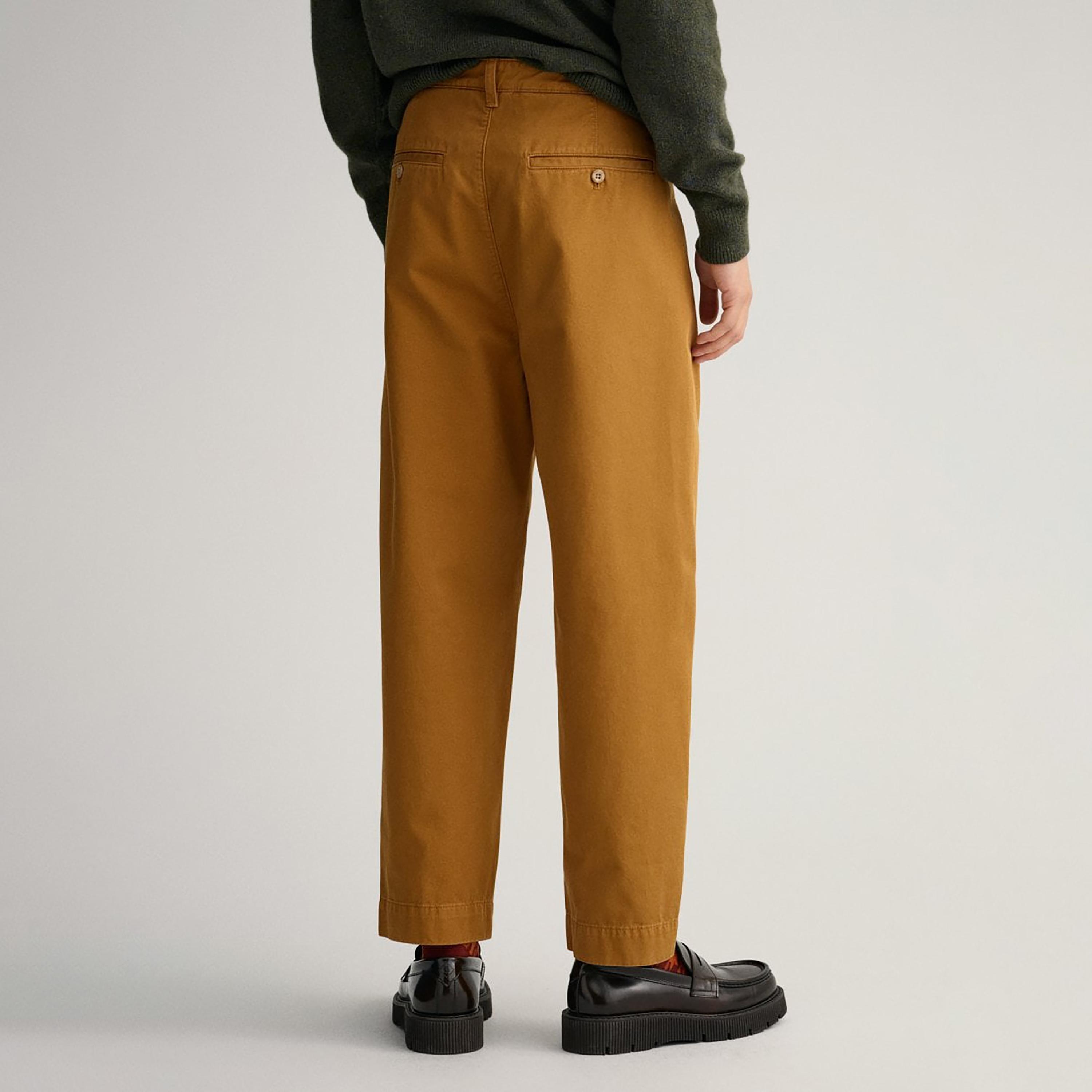 تشينو جانت سادة متوسطة الارتفاع بطيات أمامية-men-clothing-bottoms-trousersandchinos-chinos-image-1
