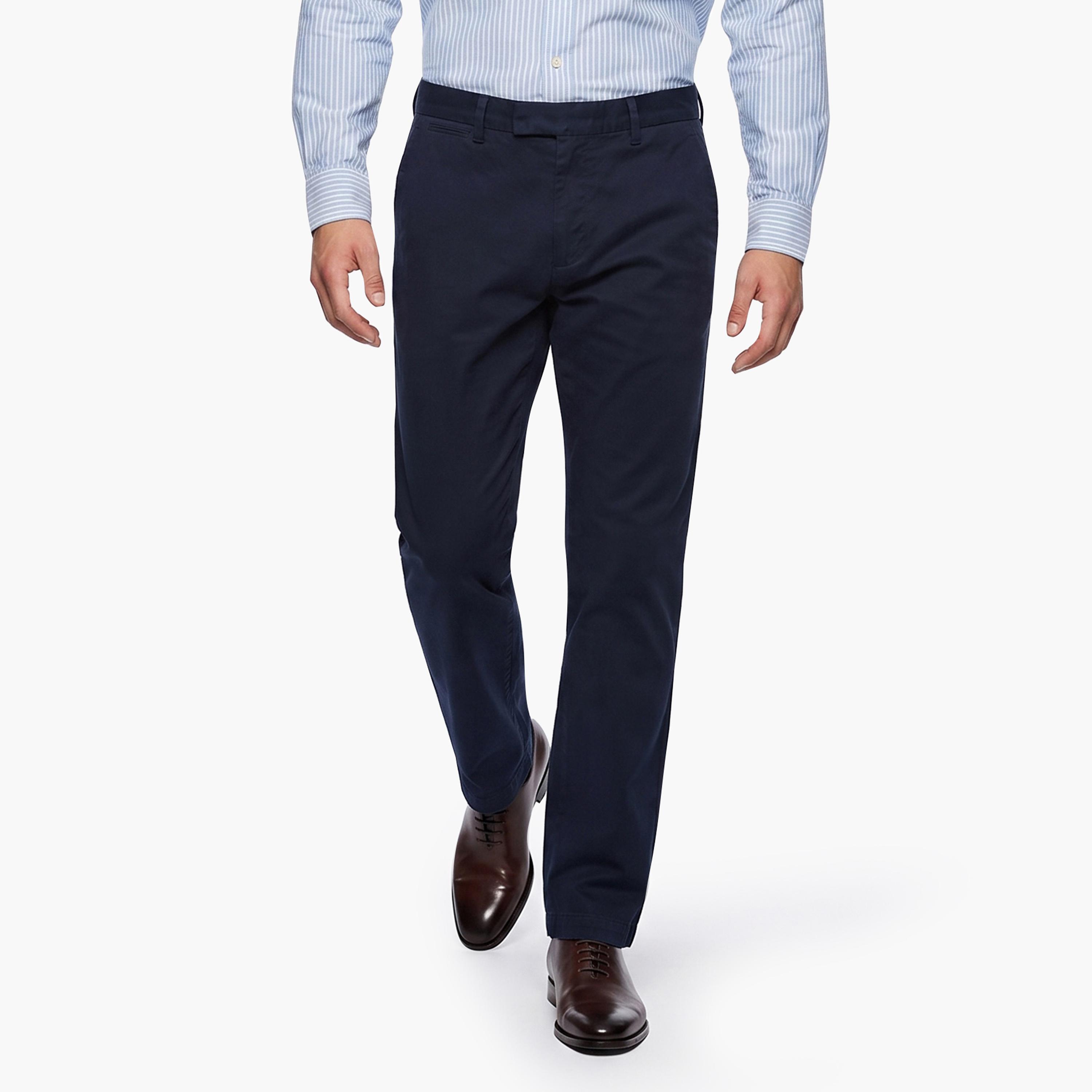 بناطيل تشينو رجالية بقصة عادية بخصر متوسط وسادة من جانت.-men-clothing-trousersandchinos-chinos-image-1
