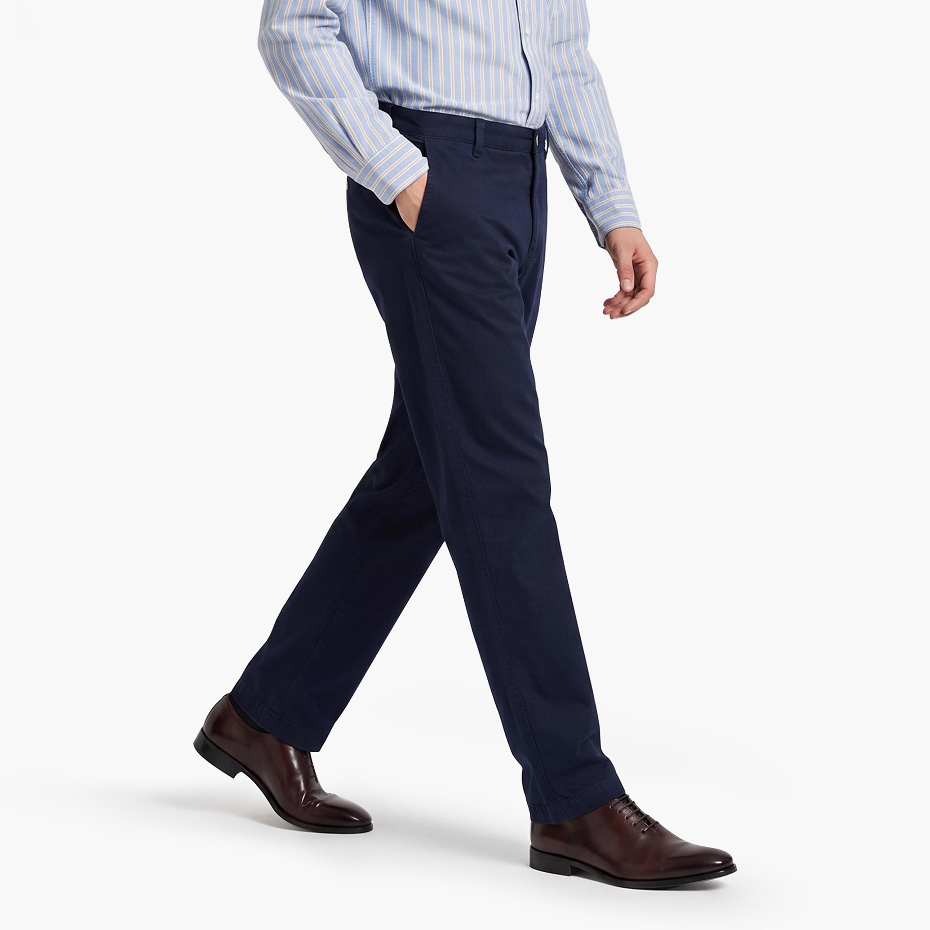 بناطيل تشينو رجالية بقصة عادية بخصر متوسط وسادة من جانت.-men-clothing-trousersandchinos-chinos-image-5