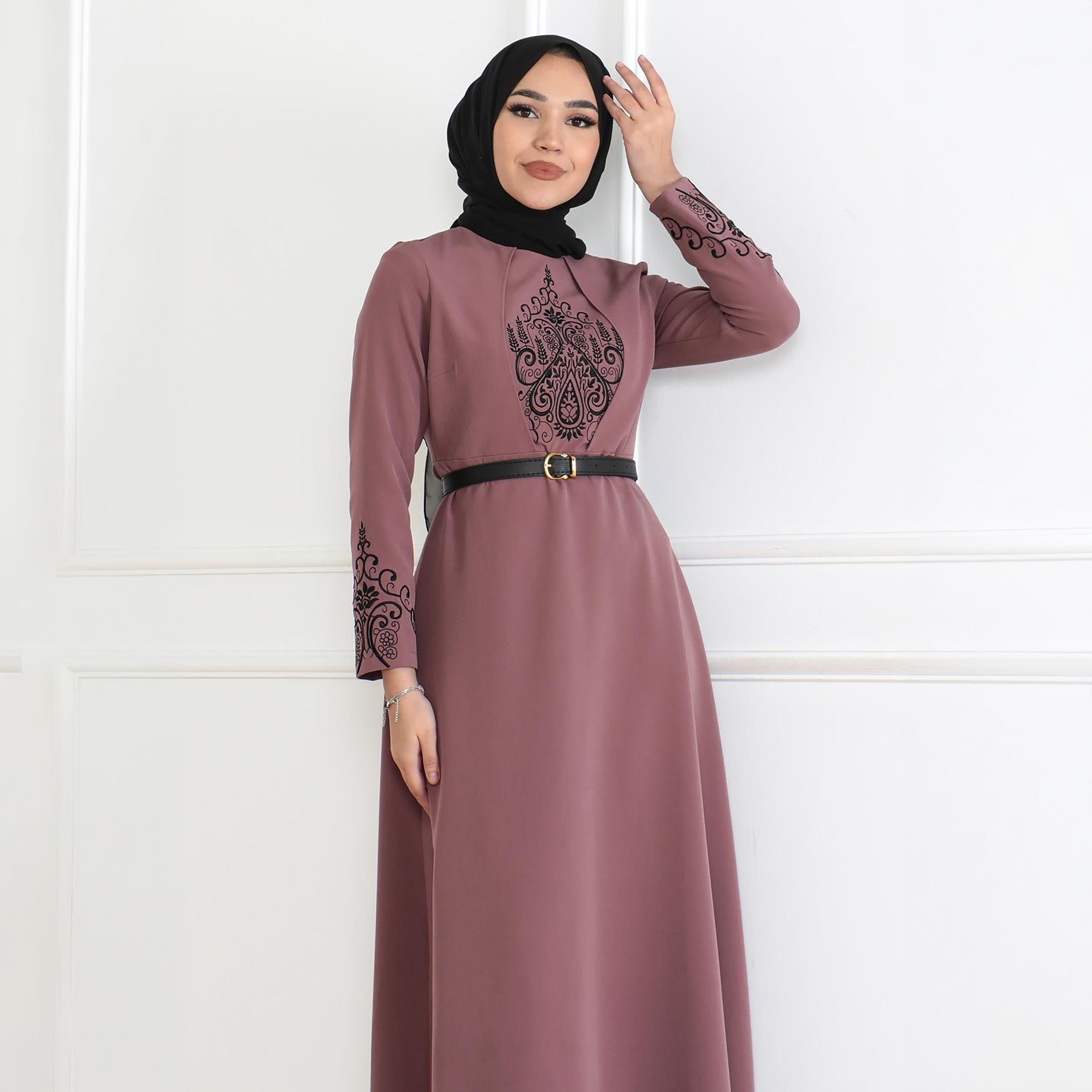 فستان ماكسي محتشم للنساء باللون الوردي بنقوش عرقية من الكريب من توركيش سوق-women-clothing-dresses-image-2