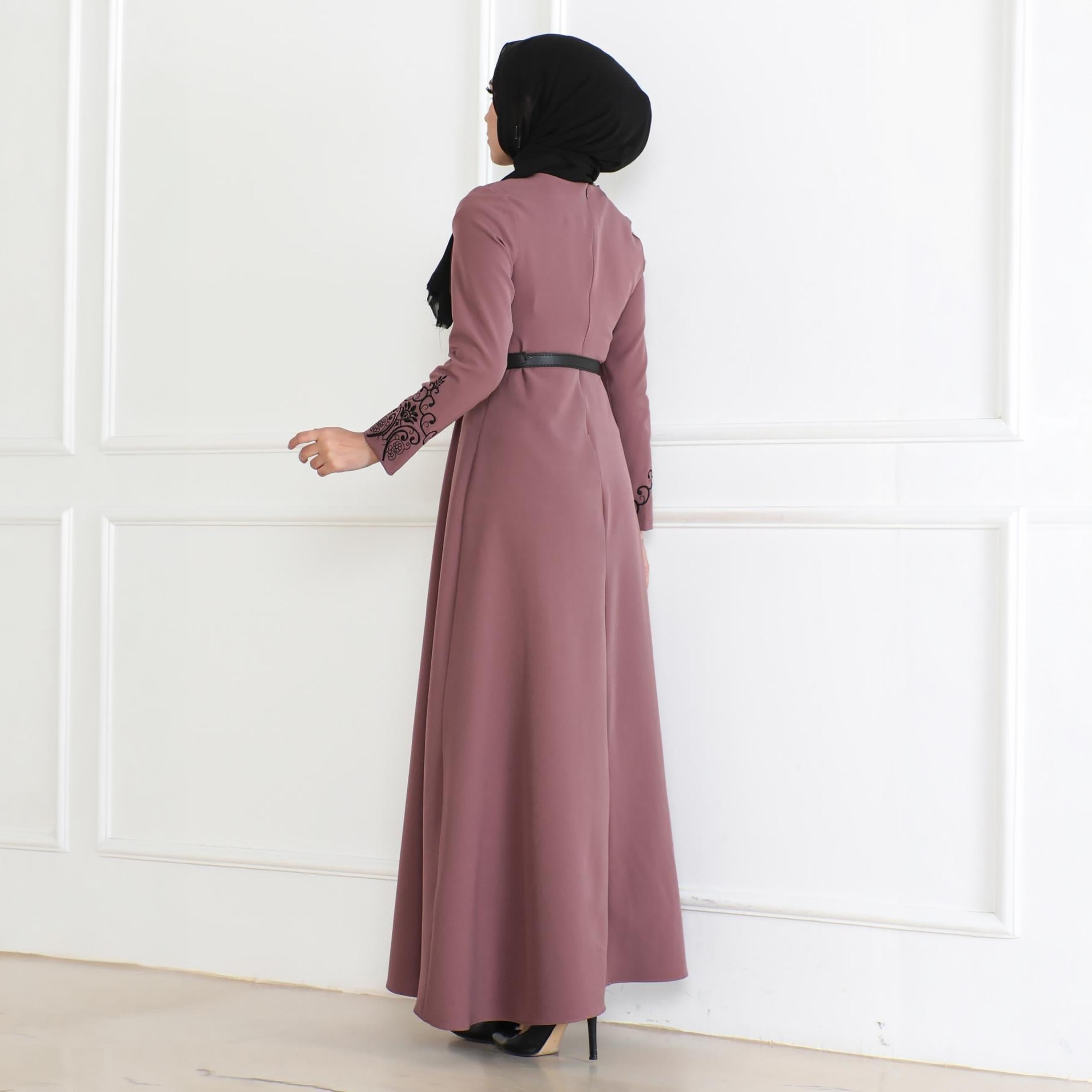 فستان ماكسي محتشم للنساء باللون الوردي بنقوش عرقية من الكريب من توركيش سوق-women-clothing-dresses-image-3