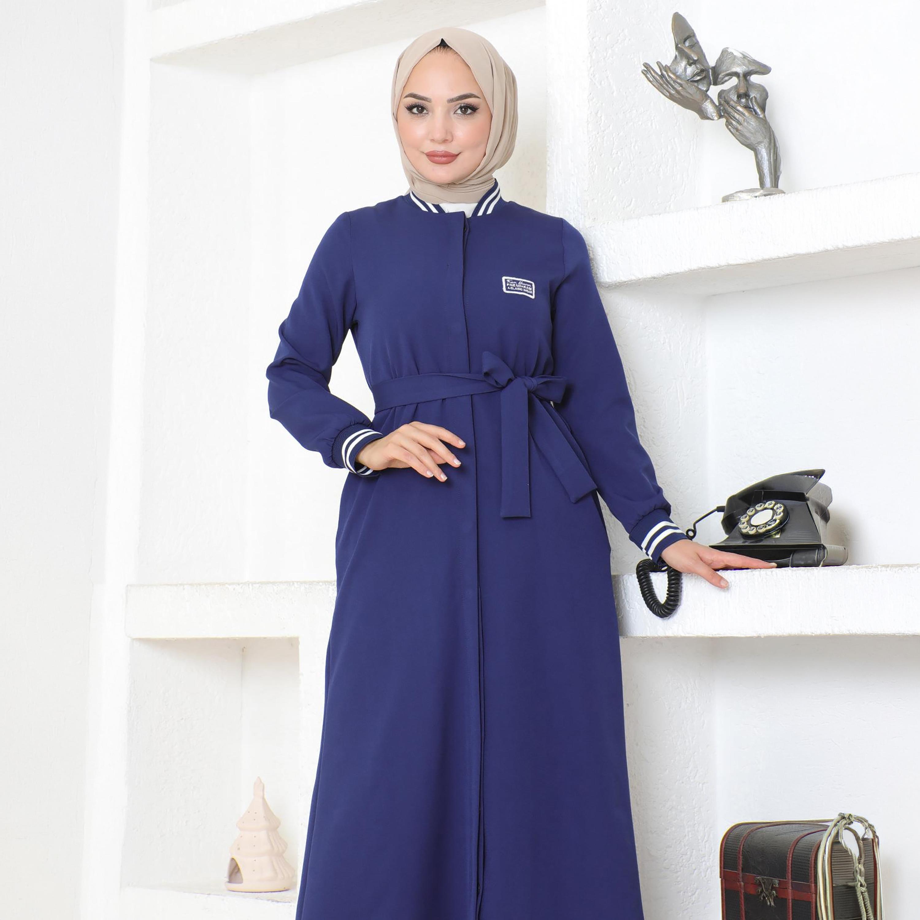 عباءة كريب نسائية بأكمام مزينة بأساور باللون الأزرق من توركيش سوق-women-arabicclothing-abayas-image-2