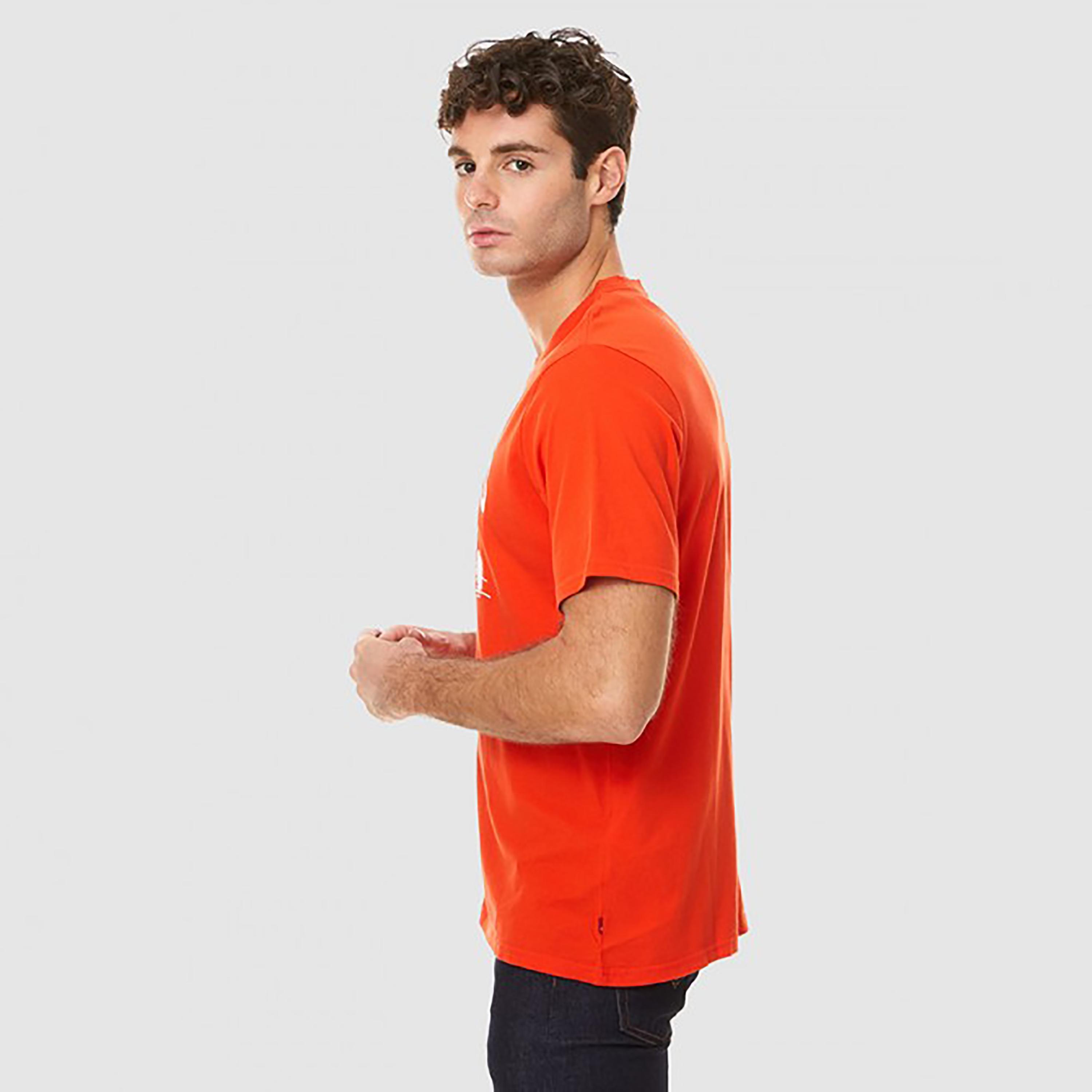 تيشيرت ليفايز بأكمام قصيرة وياقة دائرية مع جرافيك-men-clothing-tshirtsandpolos-tshirts-image-2