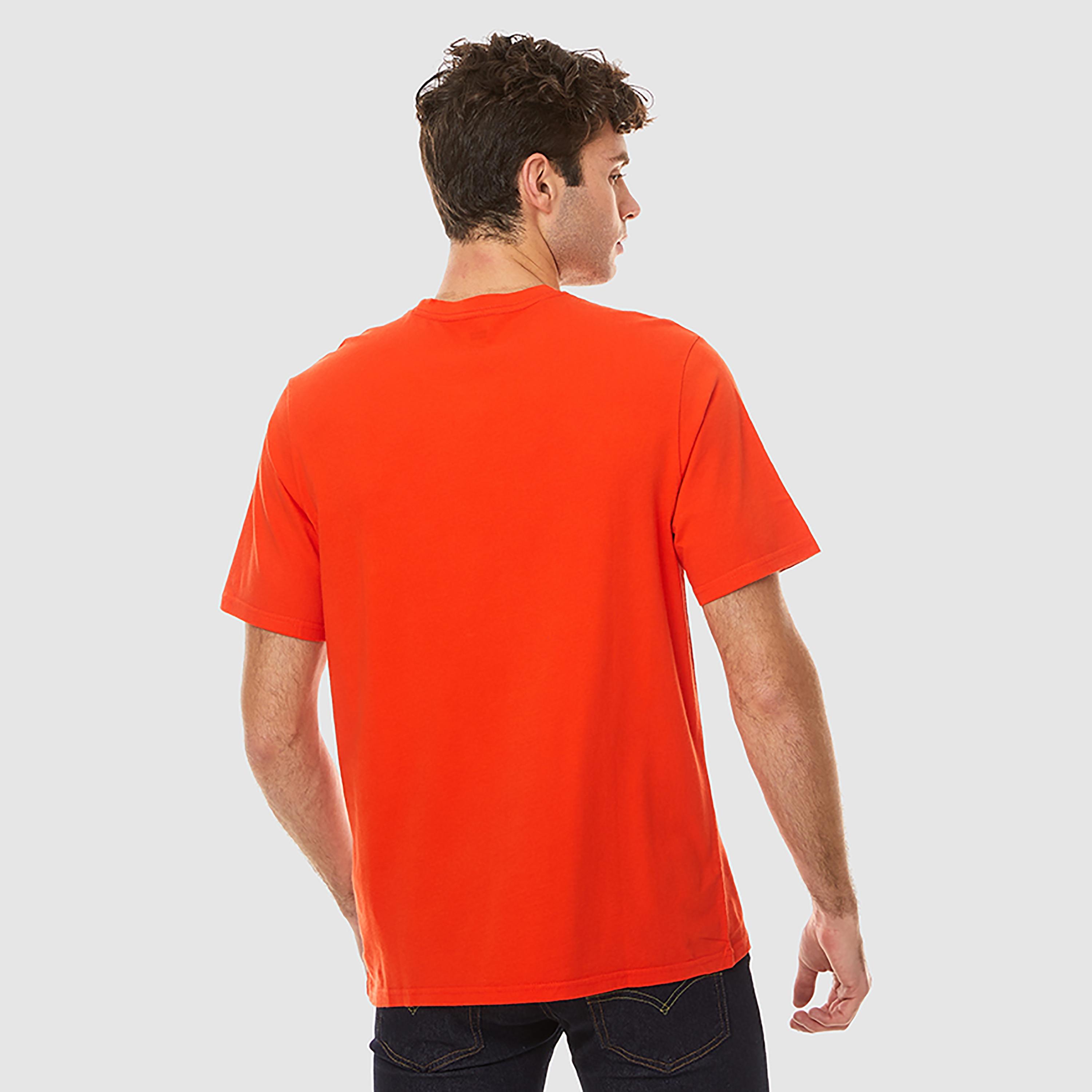 تيشيرت ليفايز بأكمام قصيرة وياقة دائرية مع جرافيك-men-clothing-tshirtsandpolos-tshirts-image-4
