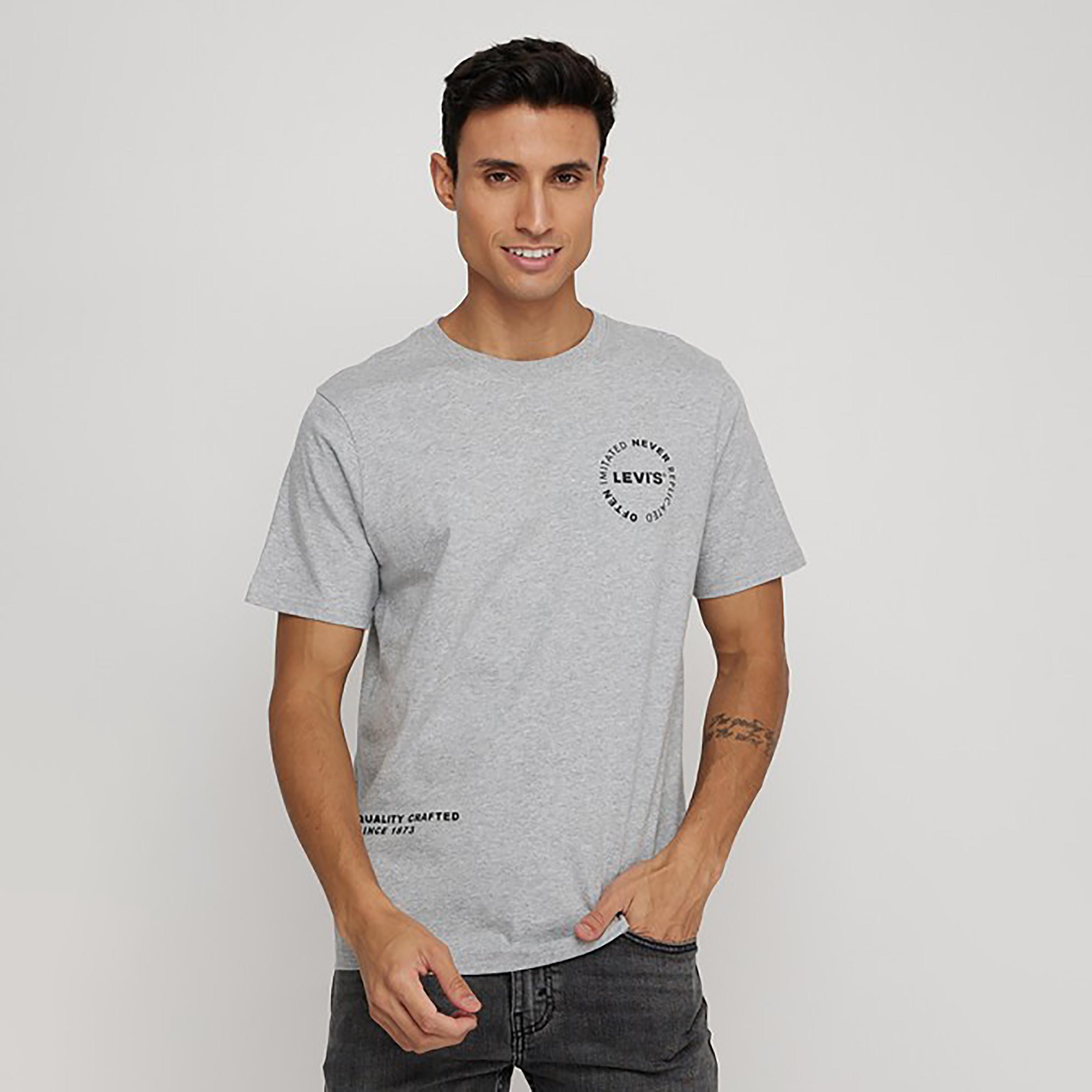 تيشيرت ليفايز بأكمام قصيرة وياقة دائرية مع شعار-men-clothing-tshirtsandpolos-tshirts-image-1