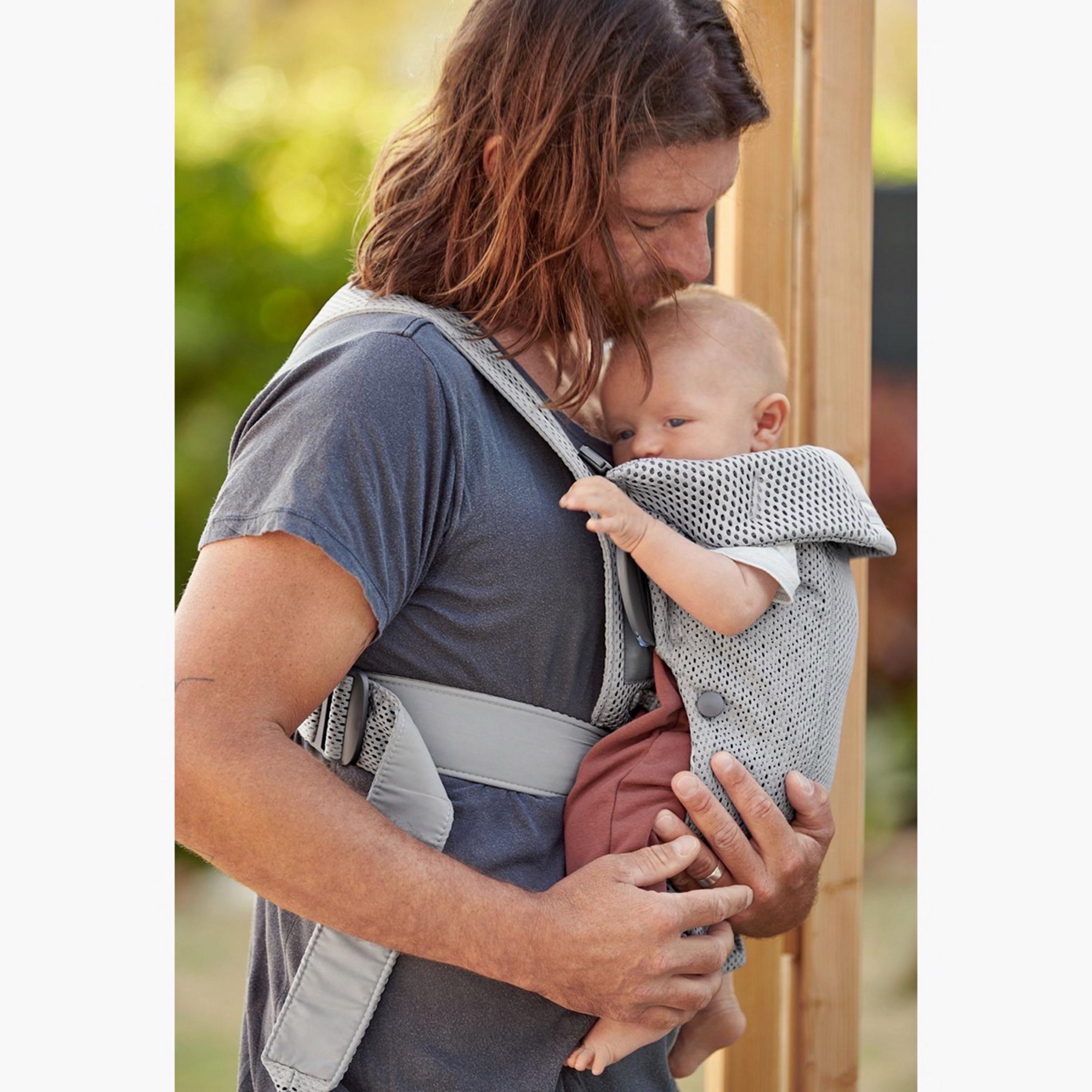 حمالة أطفال صغيرة من بيبي بيورن-baby-gear-babycarriers-image-4