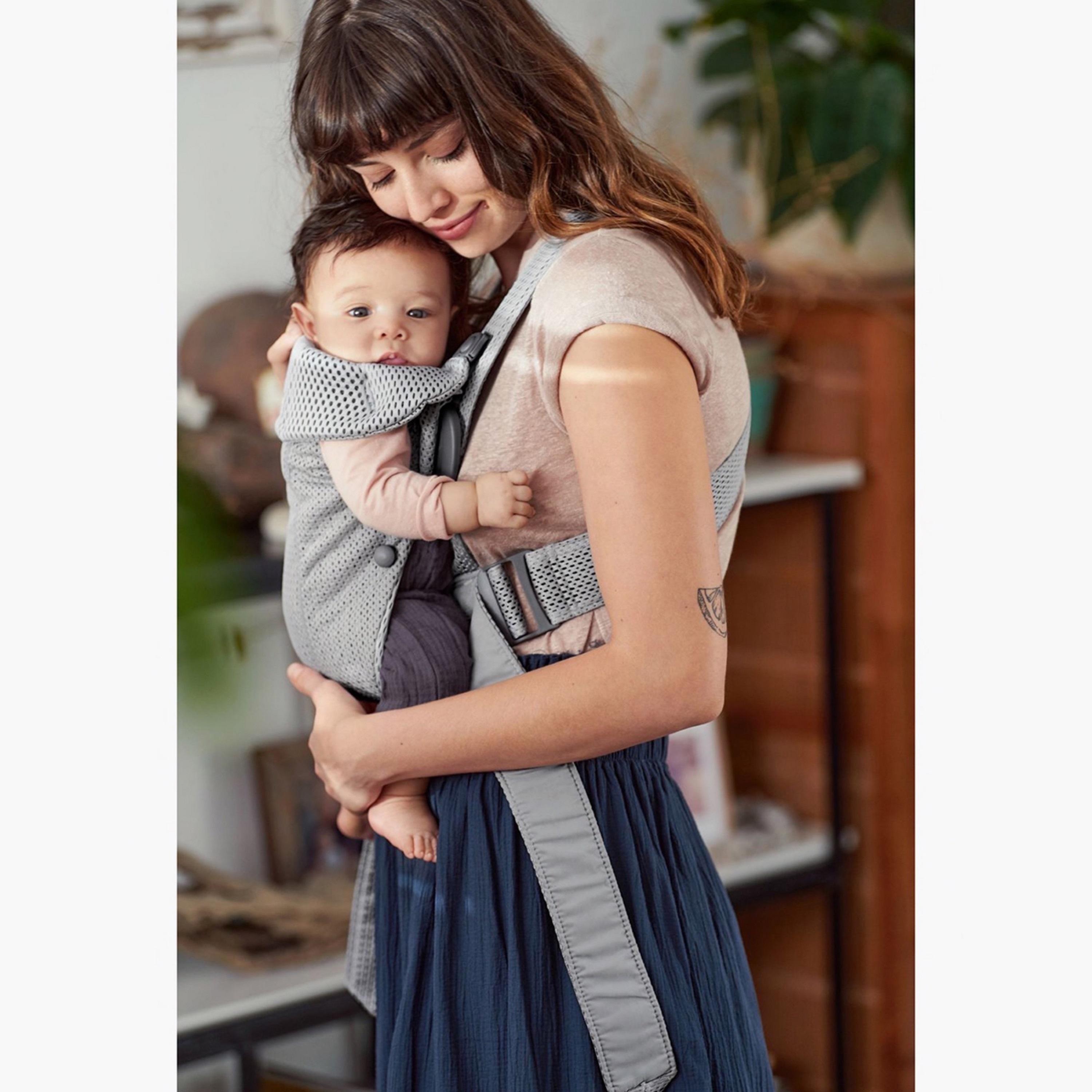 حمالة أطفال صغيرة من بيبي بيورن-baby-gear-babycarriers-image-3