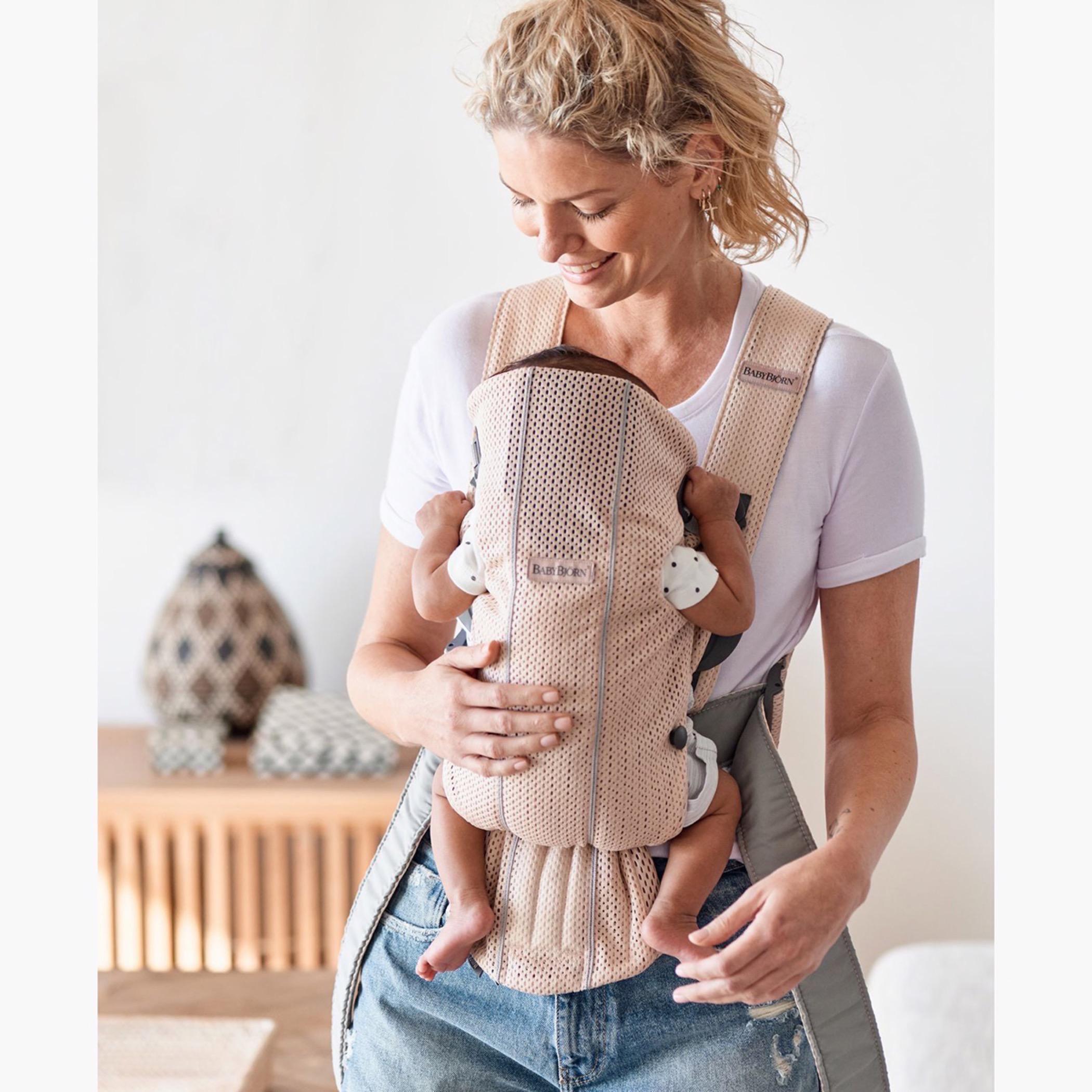 حمالة أطفال صغيرة من بيبي بيورن-baby-gear-babycarriers-image-7