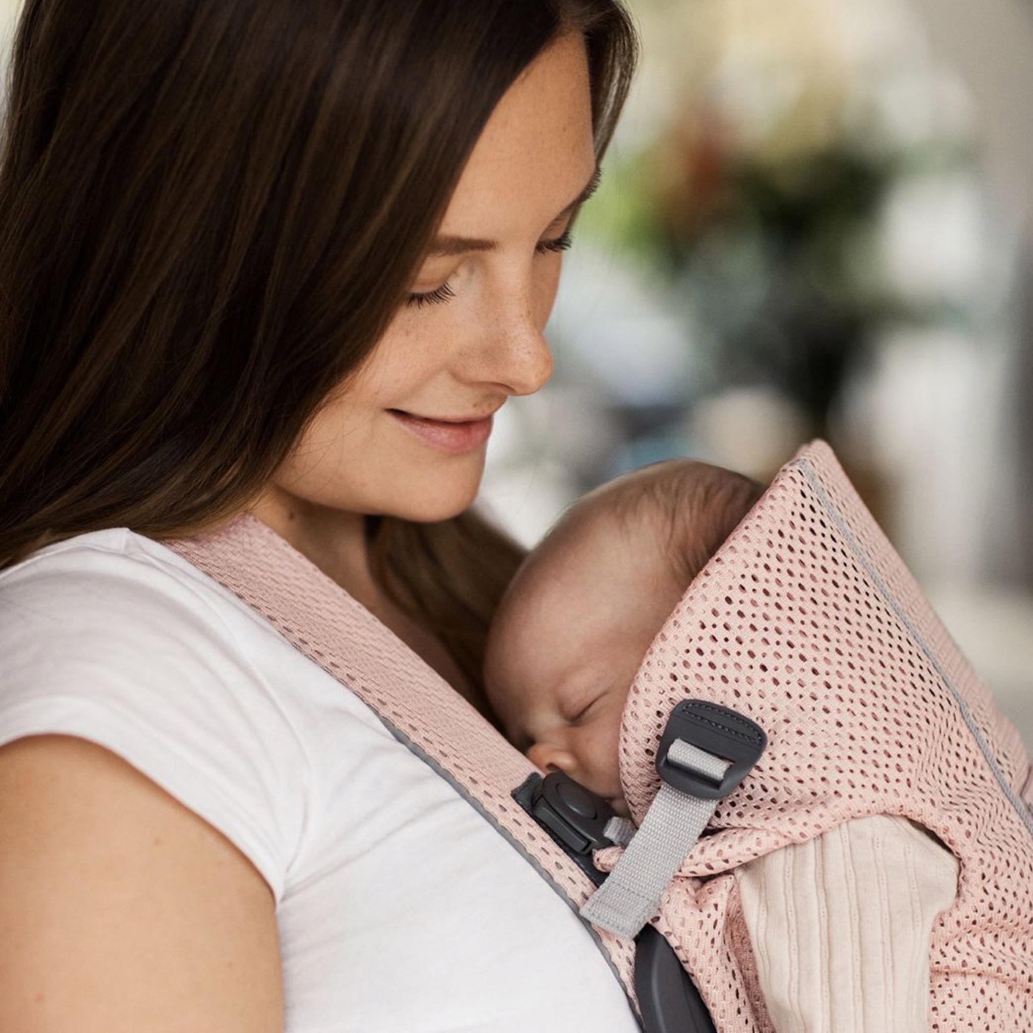 حمالة أطفال صغيرة من بيبي بيورن-baby-gear-babycarriers-image-2