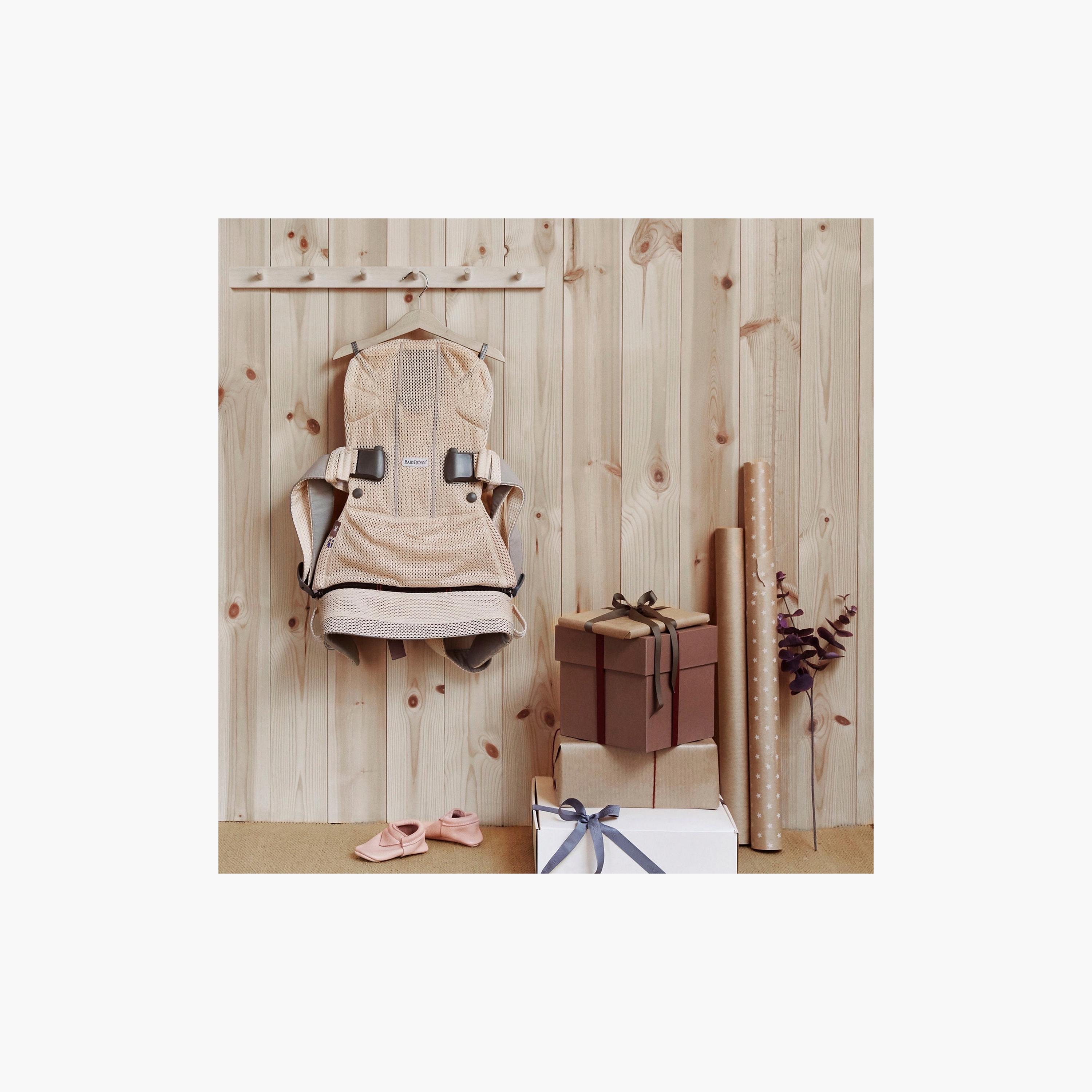 حاملة رضع بتصميم شبكي من بيبي بيورن-baby-gear-babycarriers-image-2