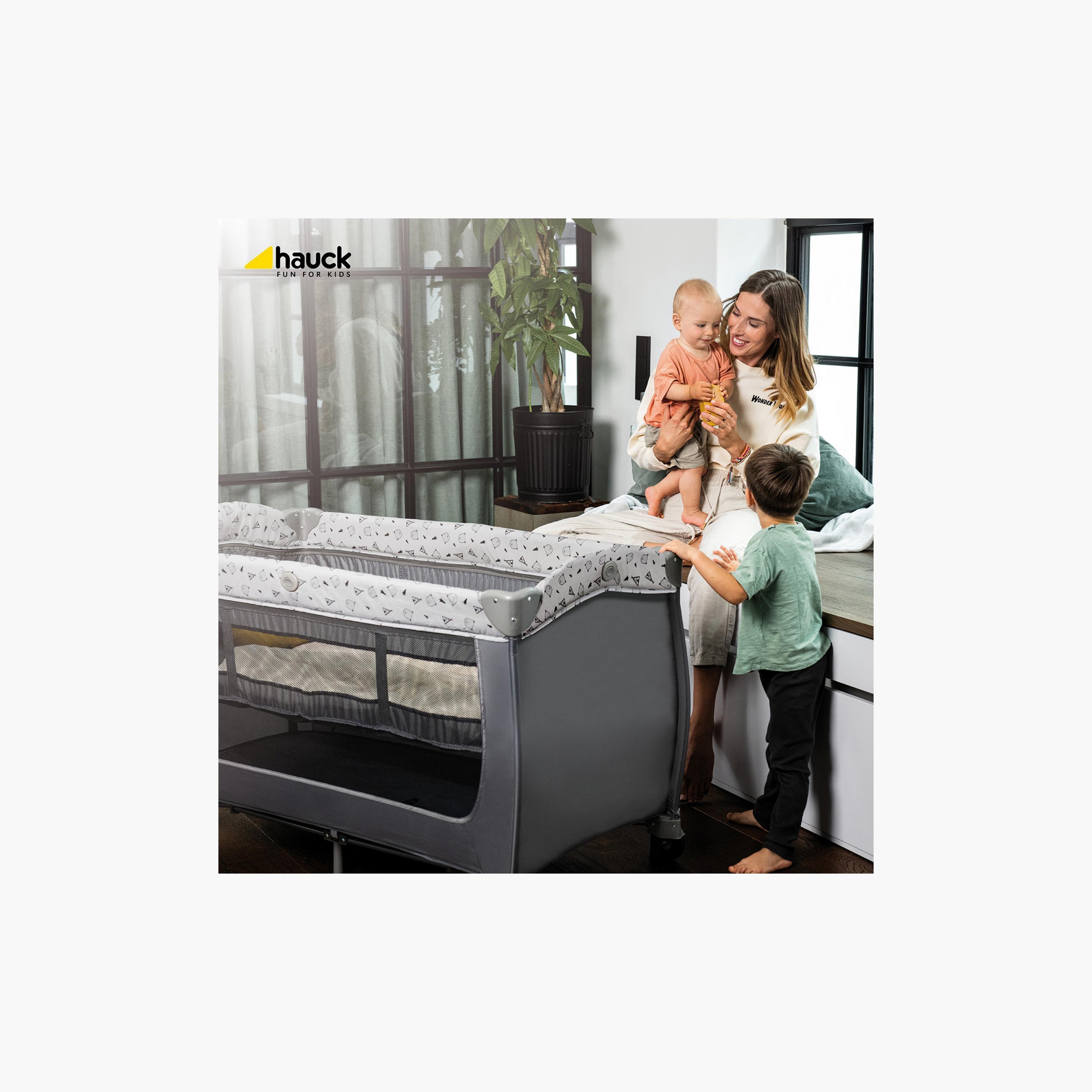 hauck Play N Relax Travel Bed-baby-gear-travelcots-image-2
