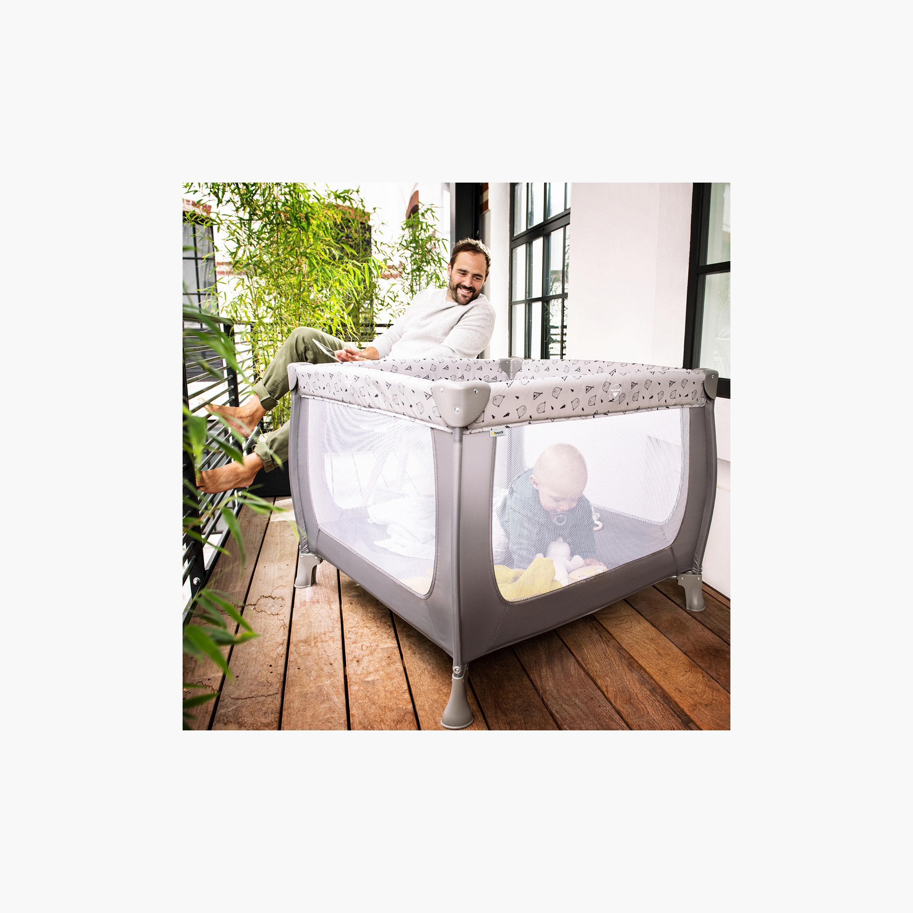 hauck Printed Sleep N Play SQ Travel Cot-baby-gear-travelcots-image-4