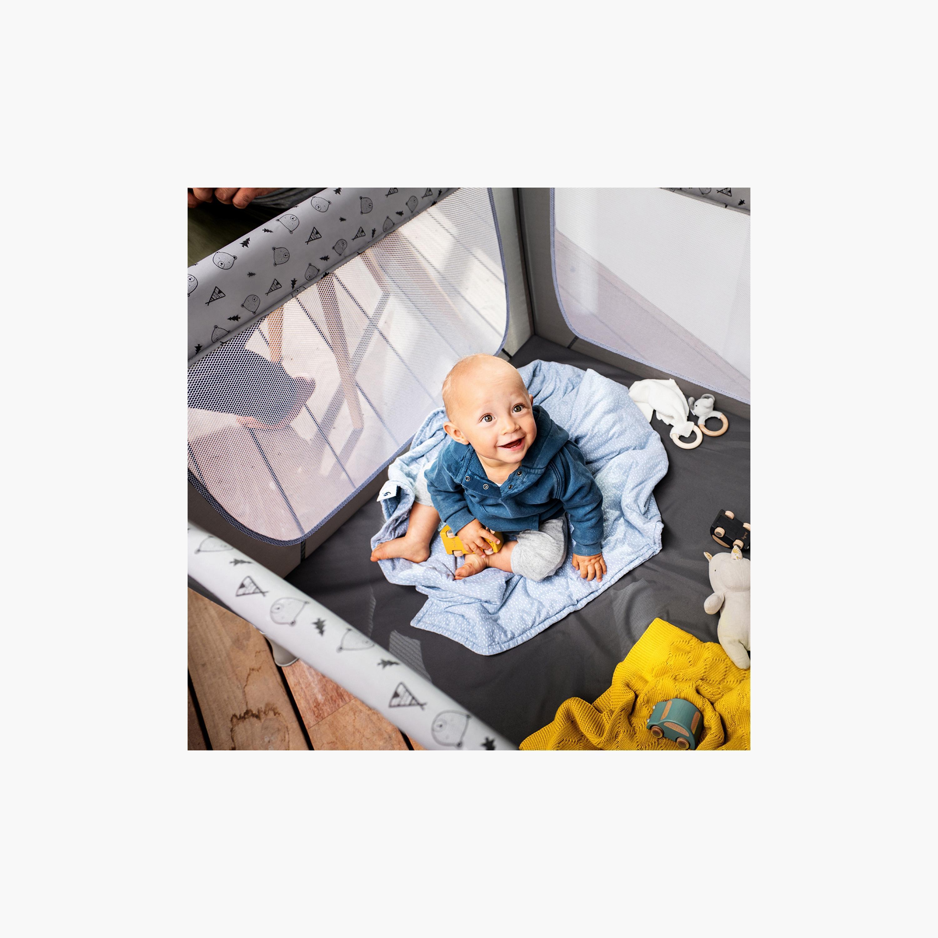 hauck Printed Sleep N Play SQ Travel Cot-baby-gear-travelcots-image-5