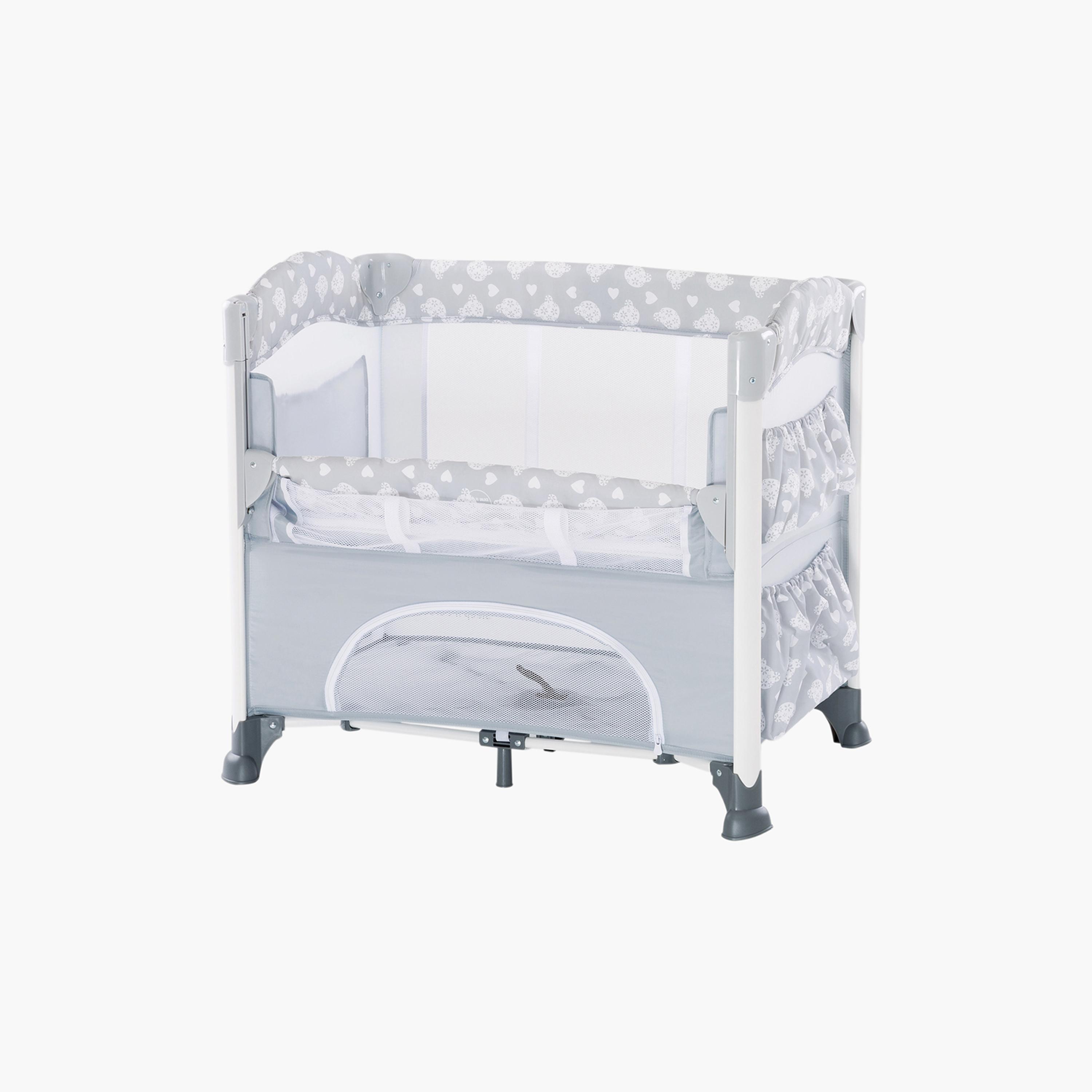 Hauck travel 2024 cot size