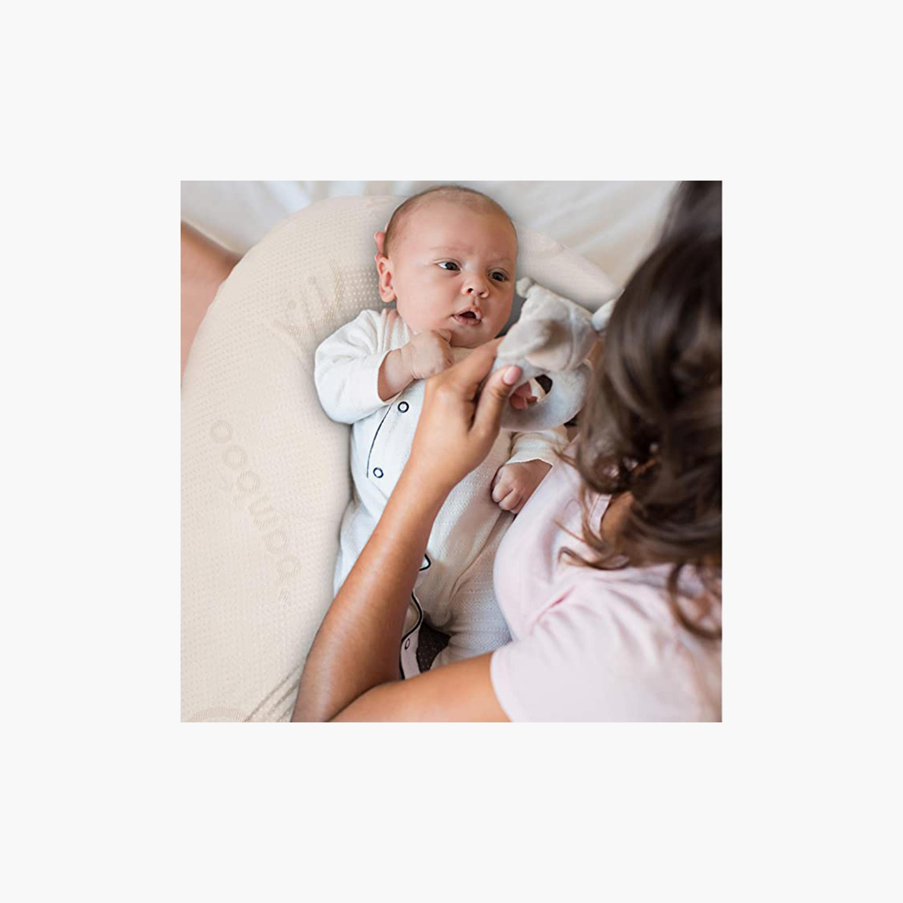 Baby works 2025 feeding pillow