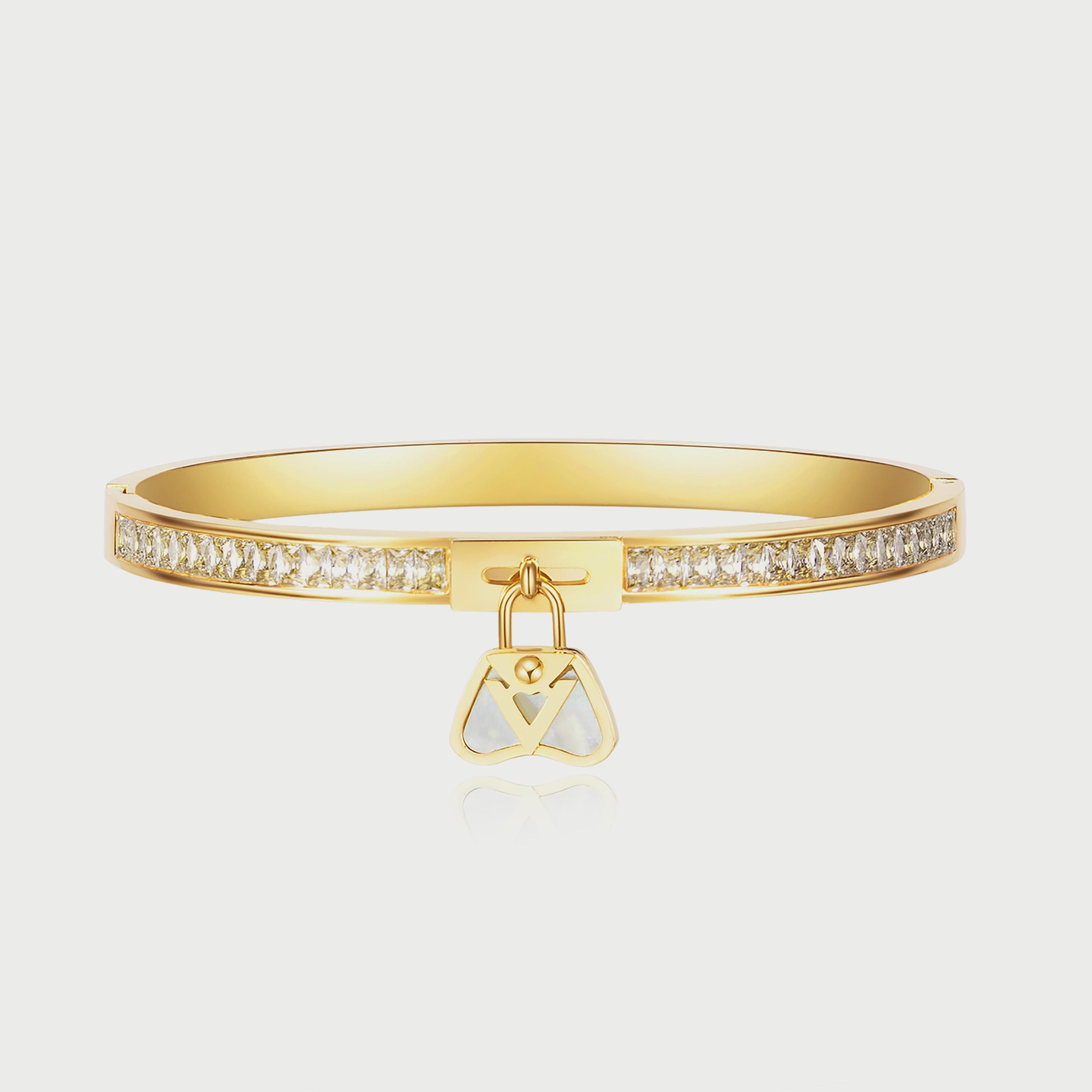  LC.B.01249.110 سوارمن لي كوبرللنساء من الستنالس ستيل باللون الذهبي -women-watchesandjewellery-jewellery-banglesandbracelets-image-1