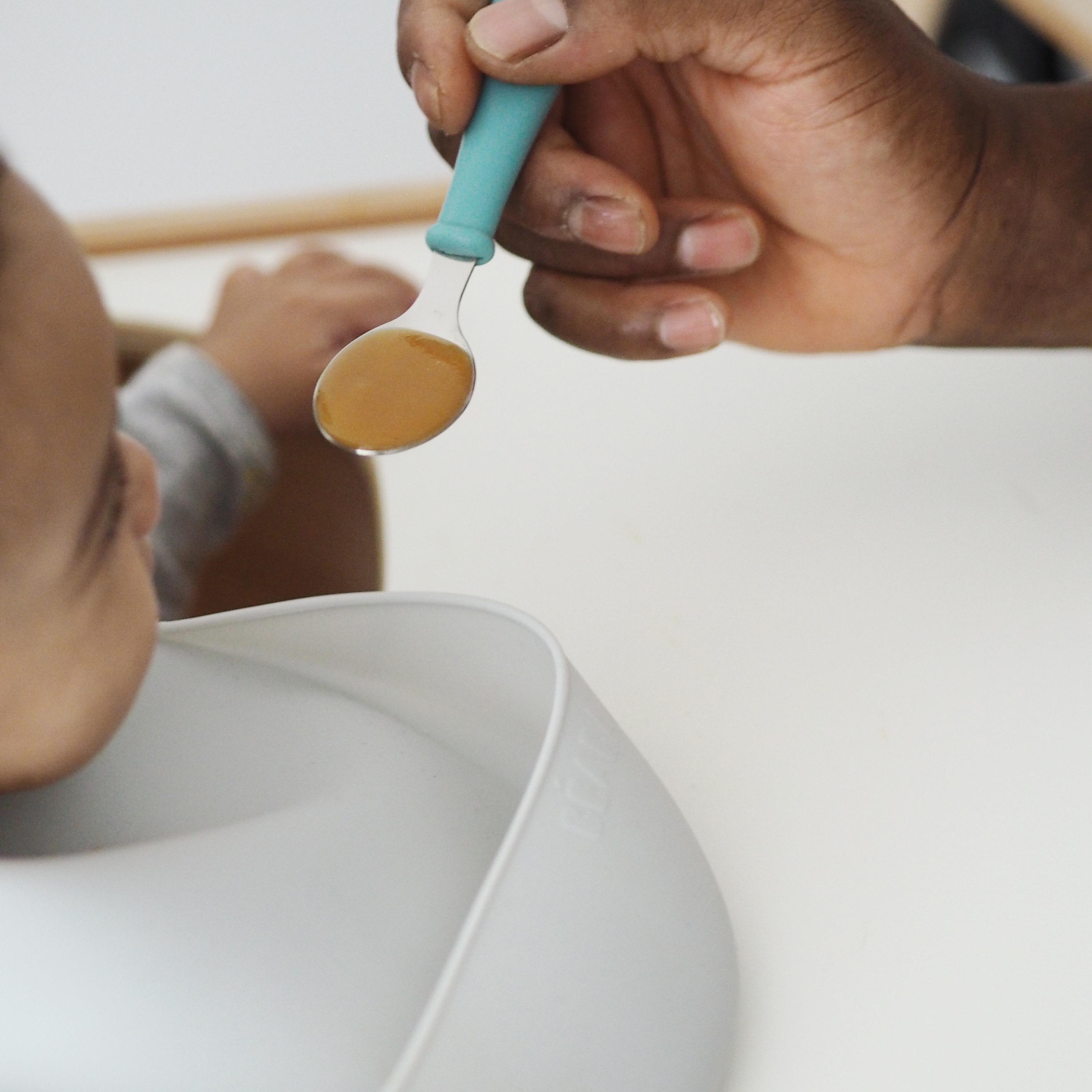 مريلة سيليكون من بيبا-baby-feeding-bibs-image-2