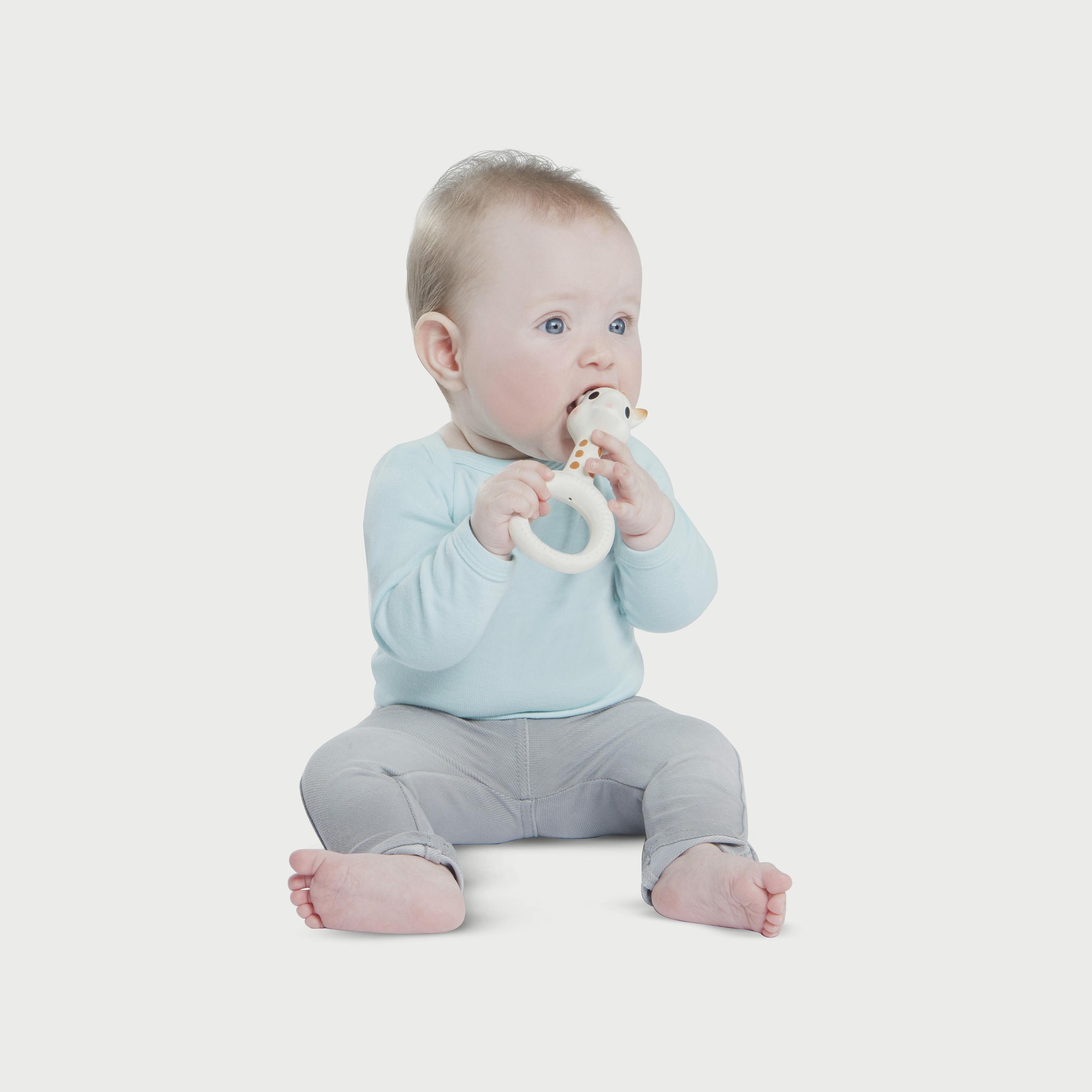 Sophie La Girafe So'Pure Ring Teether-baby-feeding-teethers-image-3