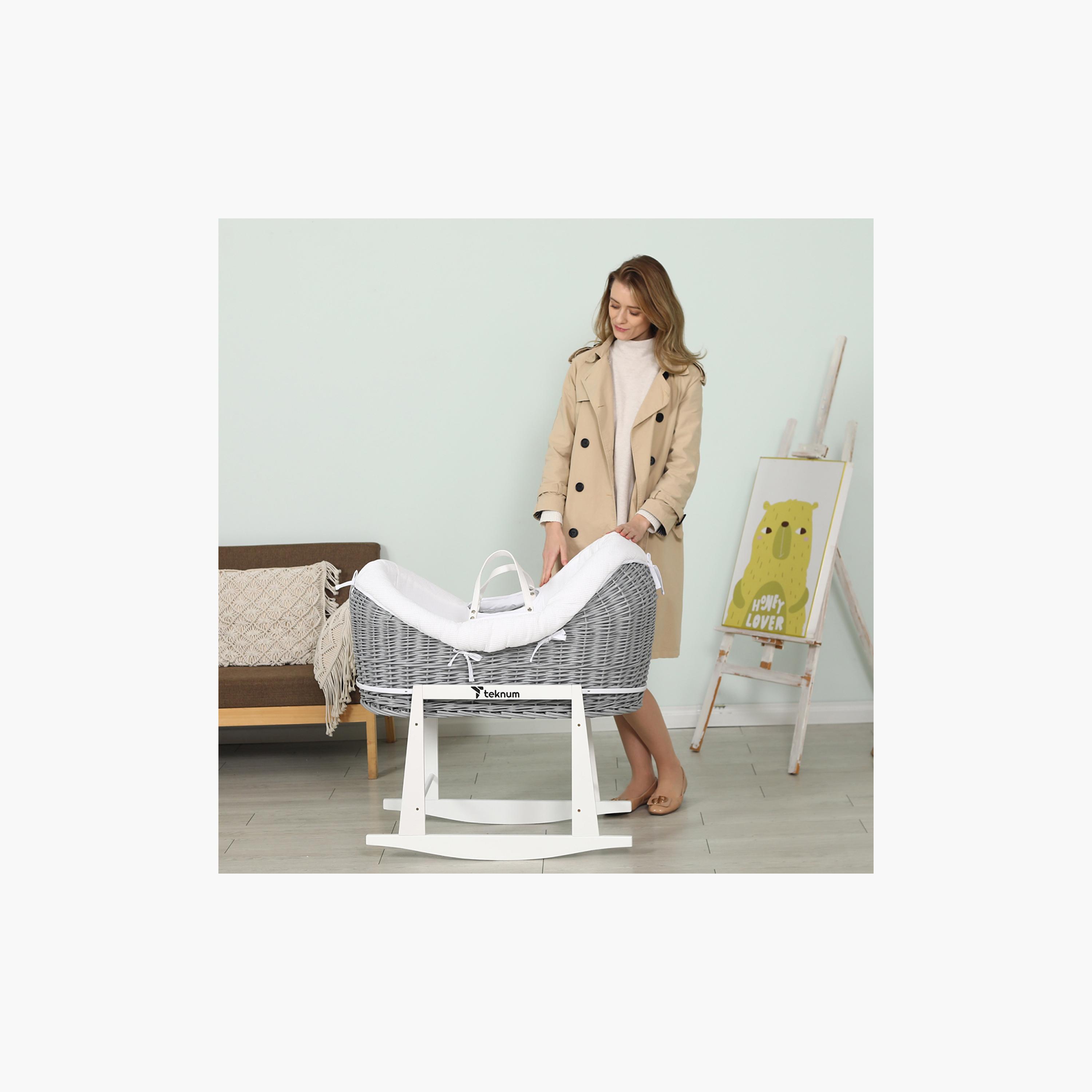 سلة موسى للرضع من الخوص مع فراش وافل وحامل هزاز من تيكنوم-baby-nursery-furniture-mosesbaskets-image-5