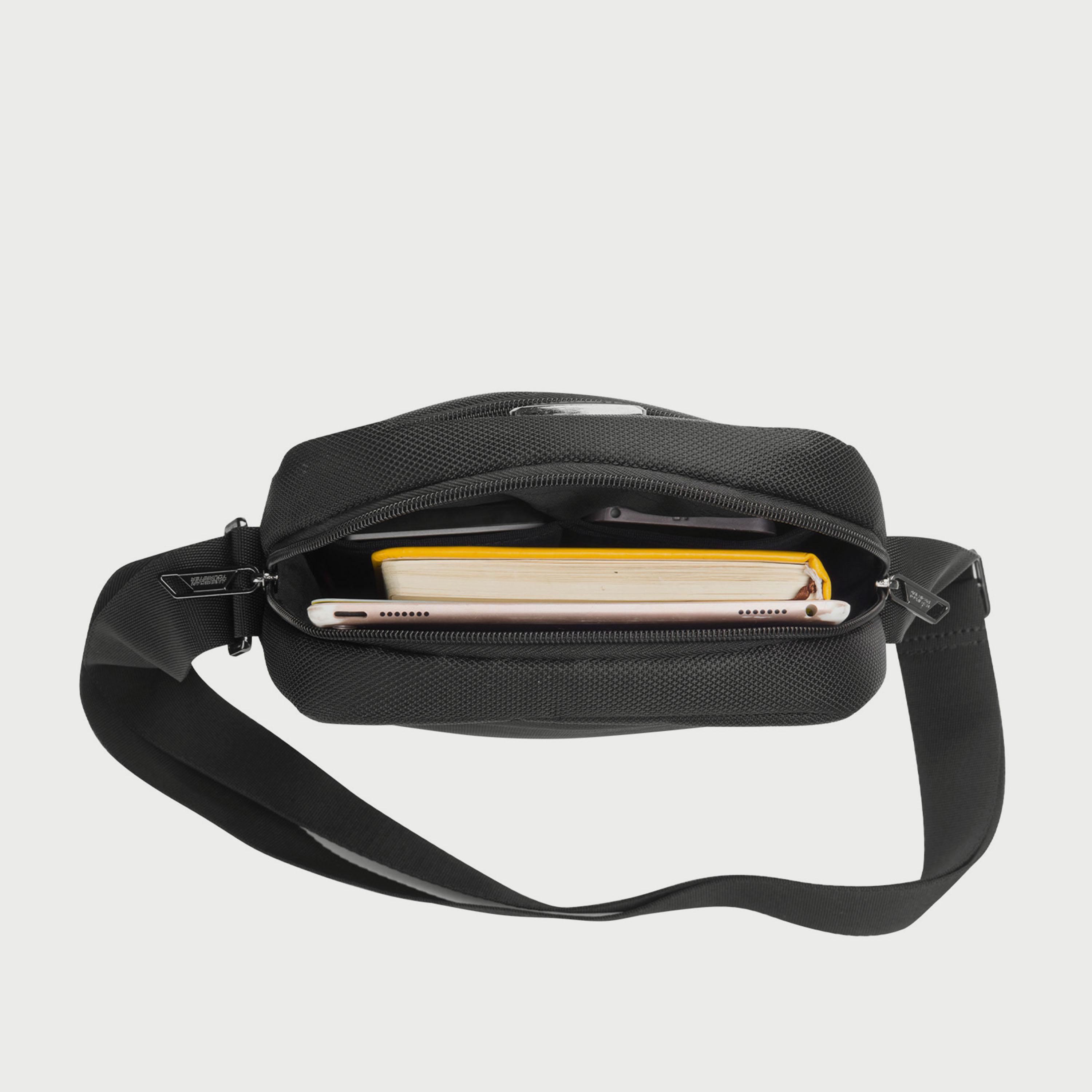 حقيبة كتف من أمريكان توريستر باس مع سوداء اللون -travel-accessories-image-4