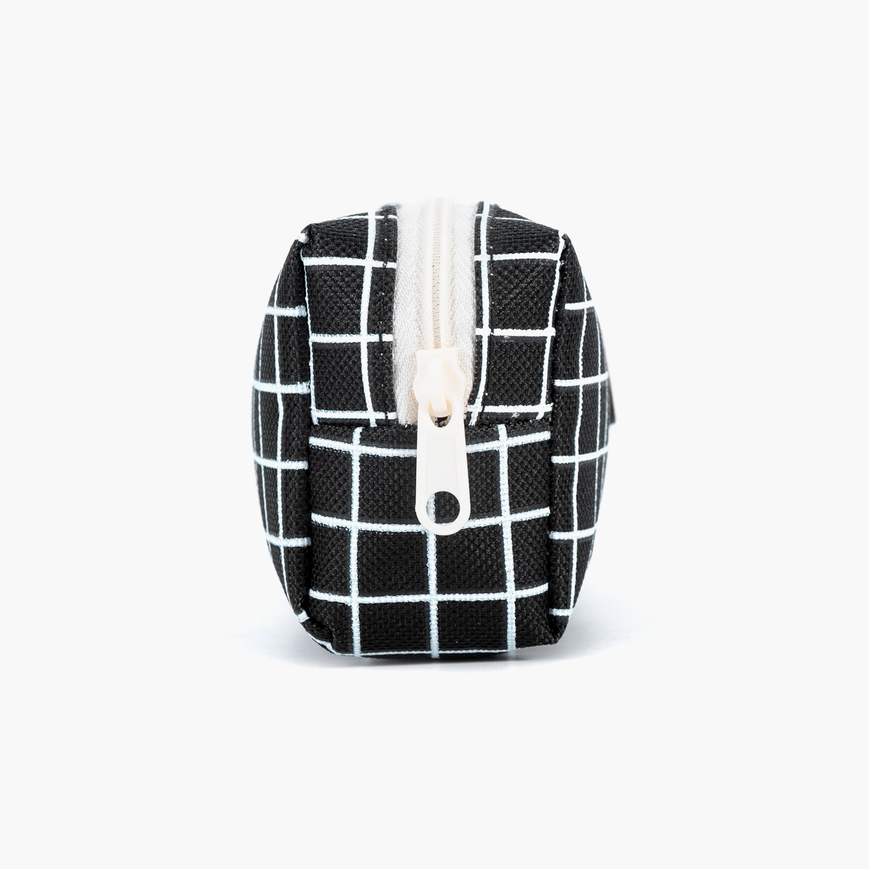 مقلمة من إيزي كيدز - أسود منقوش-school-stationery-pencilcases-image-2