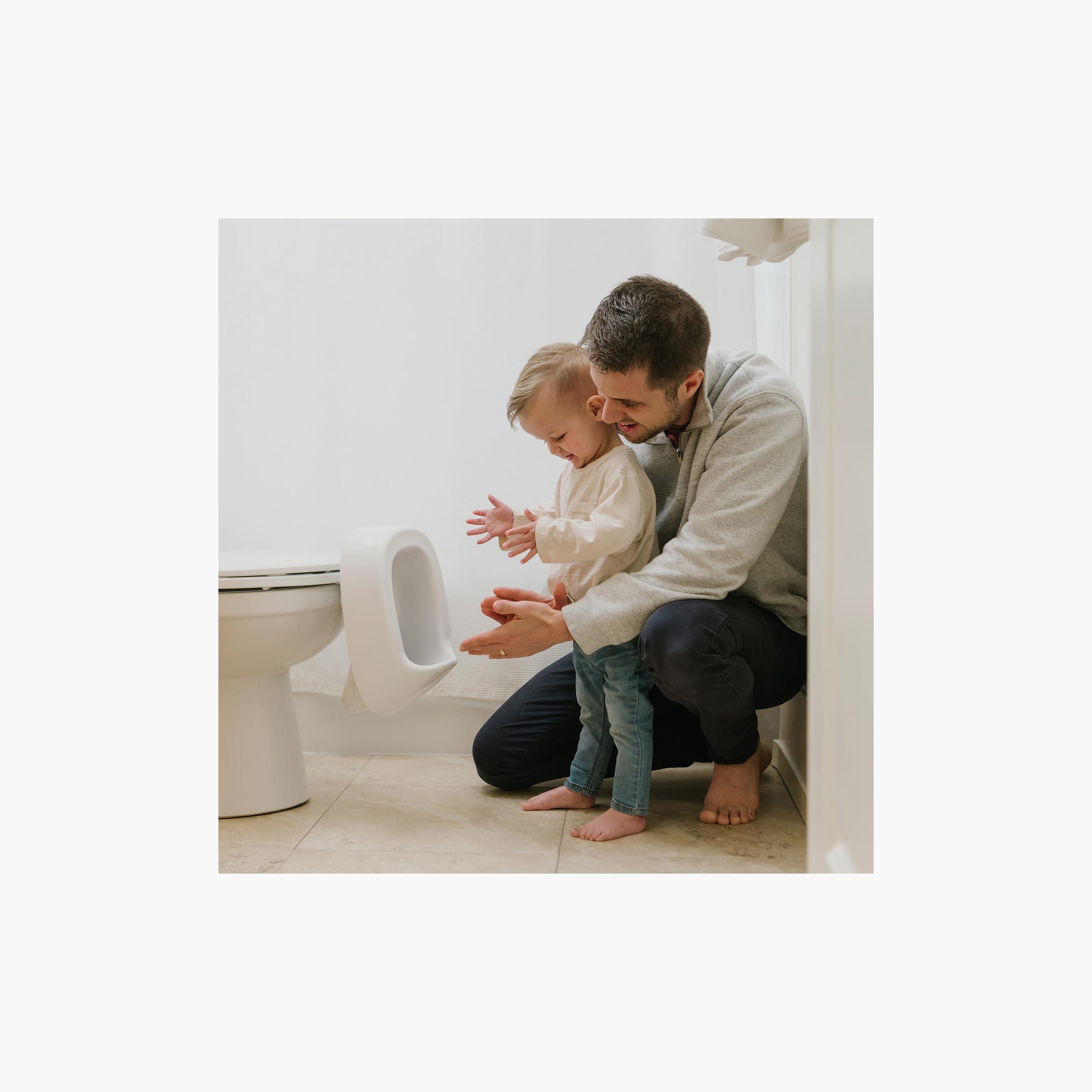 نونية الجلوس أو الوقوف من ذا فيرست يير-baby-diapering-pottytraining-image-2
