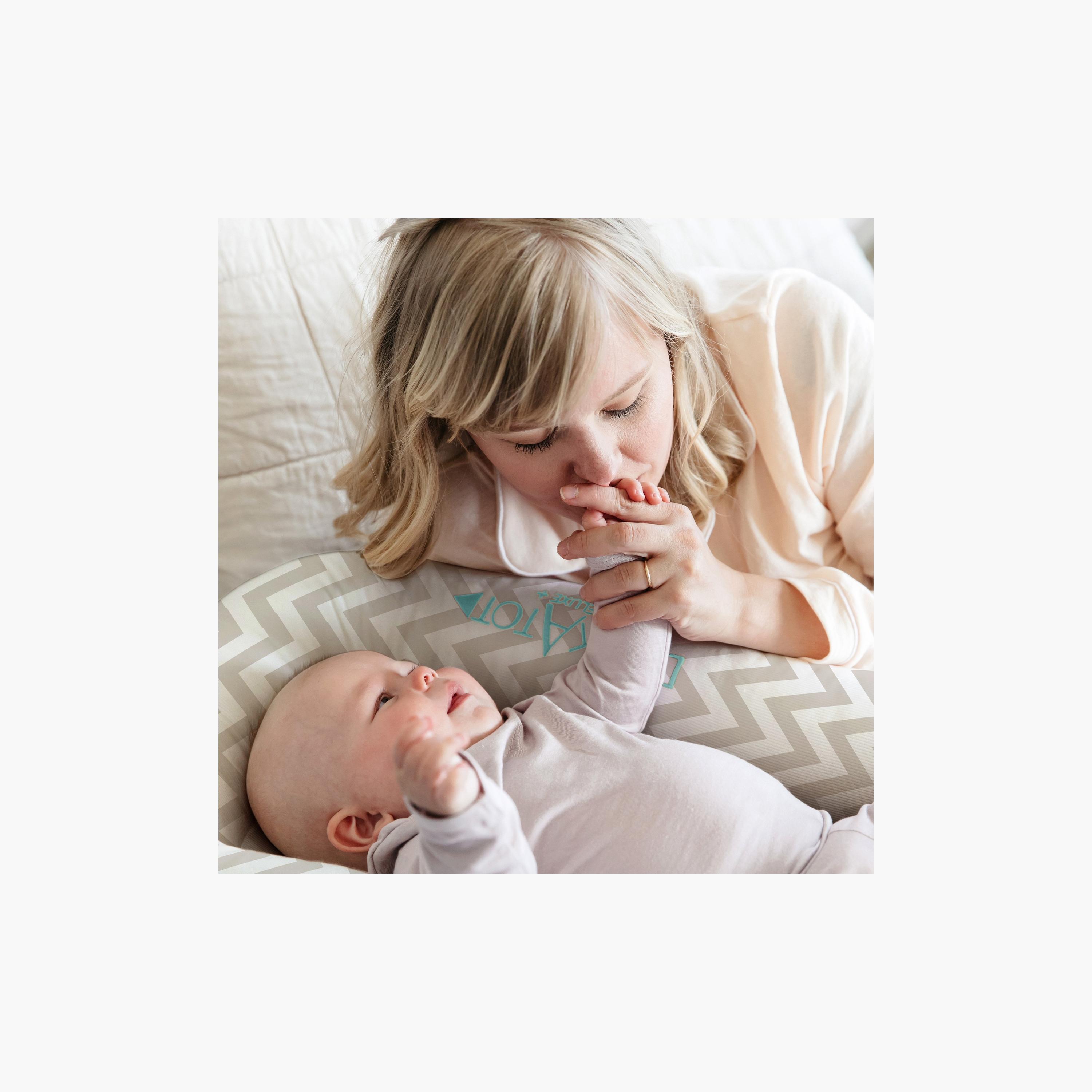 DockATot Deluxe+ Pod,  Silver Lining -baby-nursery-furniture-cribsandbeds-cribaccessories-image-5