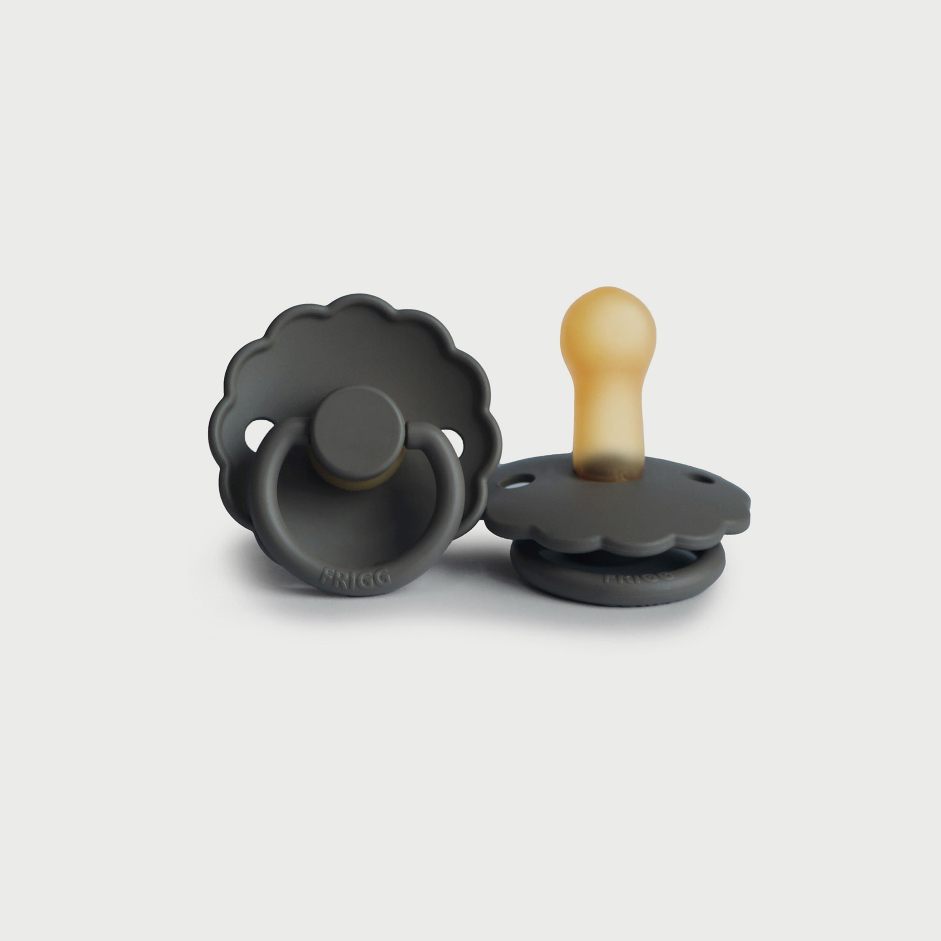 لهاية أطفال ديزي لاتكس من فريج (6-18 شهرًا)، جرافيت، مقاس 2-baby-feeding-pacifiers-image-1
