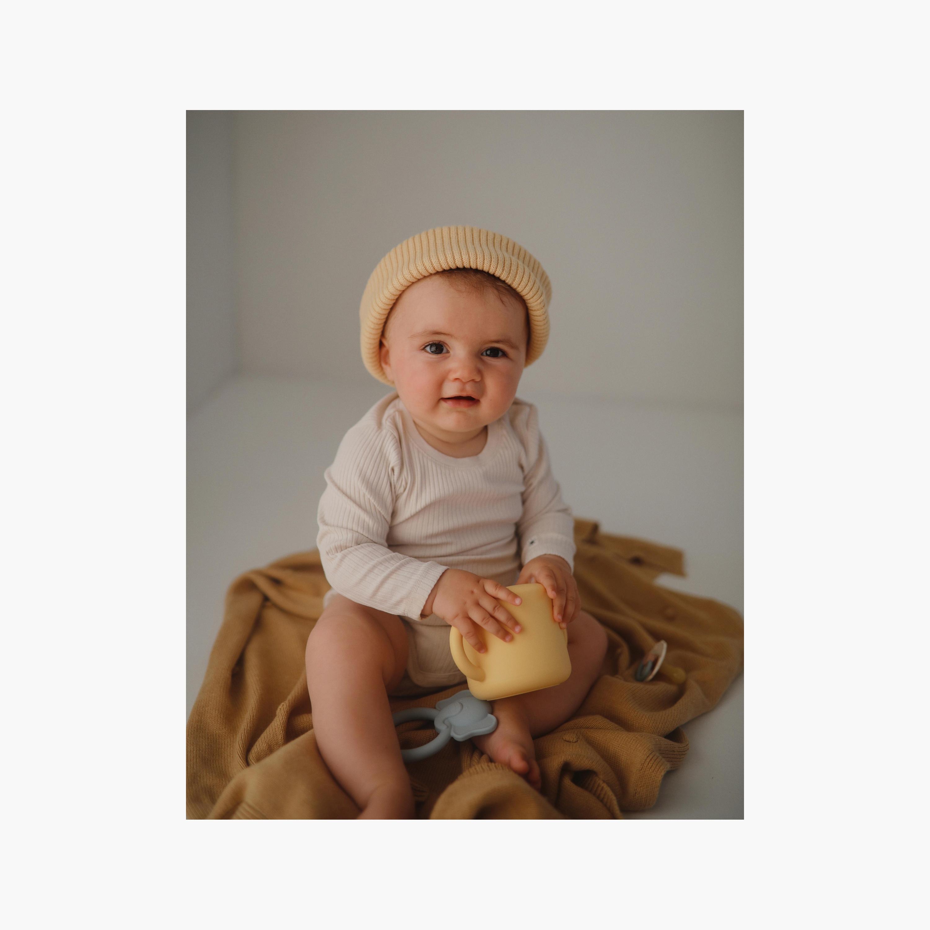 Mushie Snack Cup Pale Daffodil-baby-feeding-mealtimeessentials-image-5
