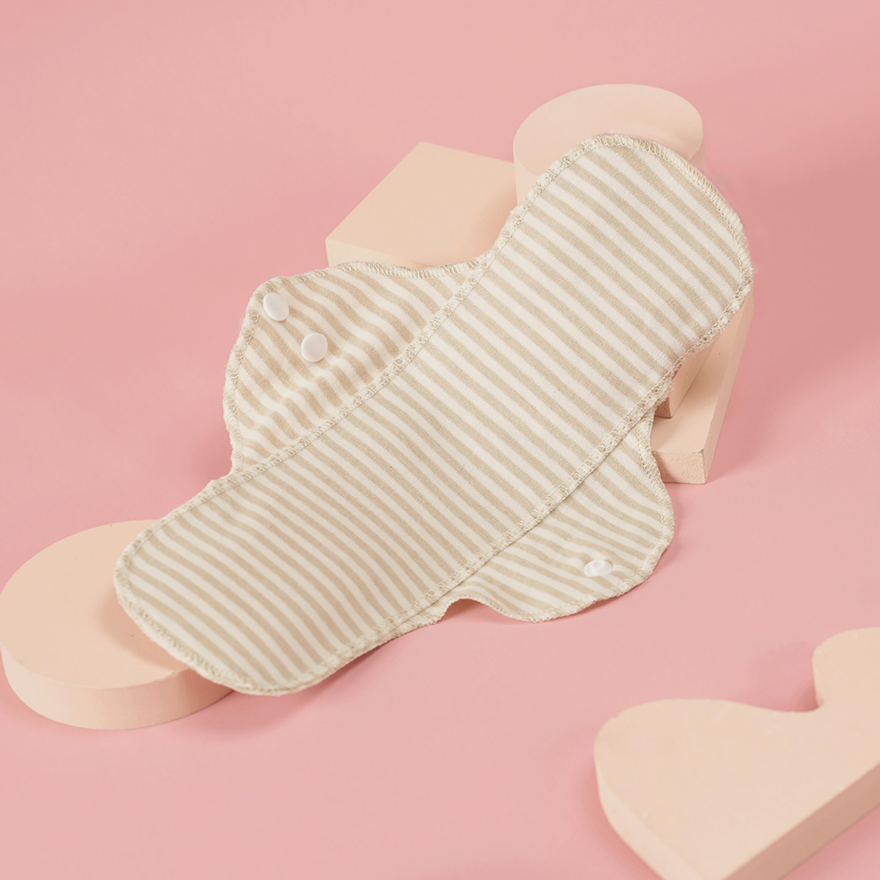 Haakaa Reusable Postpartum Cooling Perineal Pad
-baby-diapering-diapers-image-3
