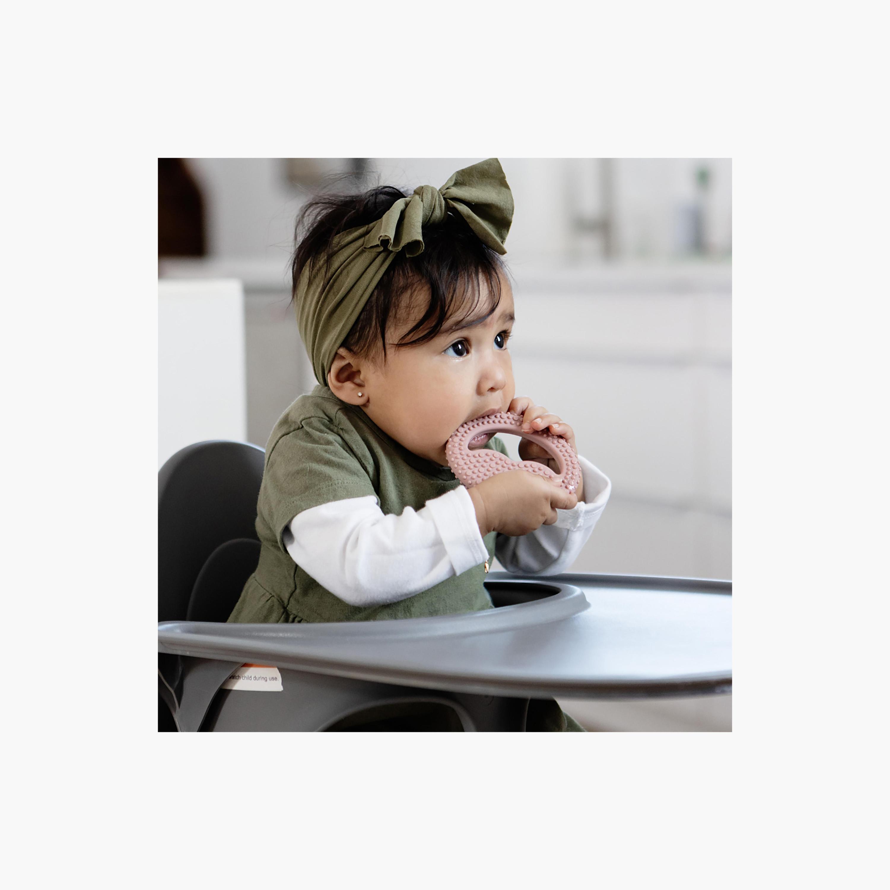 أدوات تطوير الفم للأطفال من إيزي بيزي، أحمر-baby-feeding-mealtimeessentials-image-5
