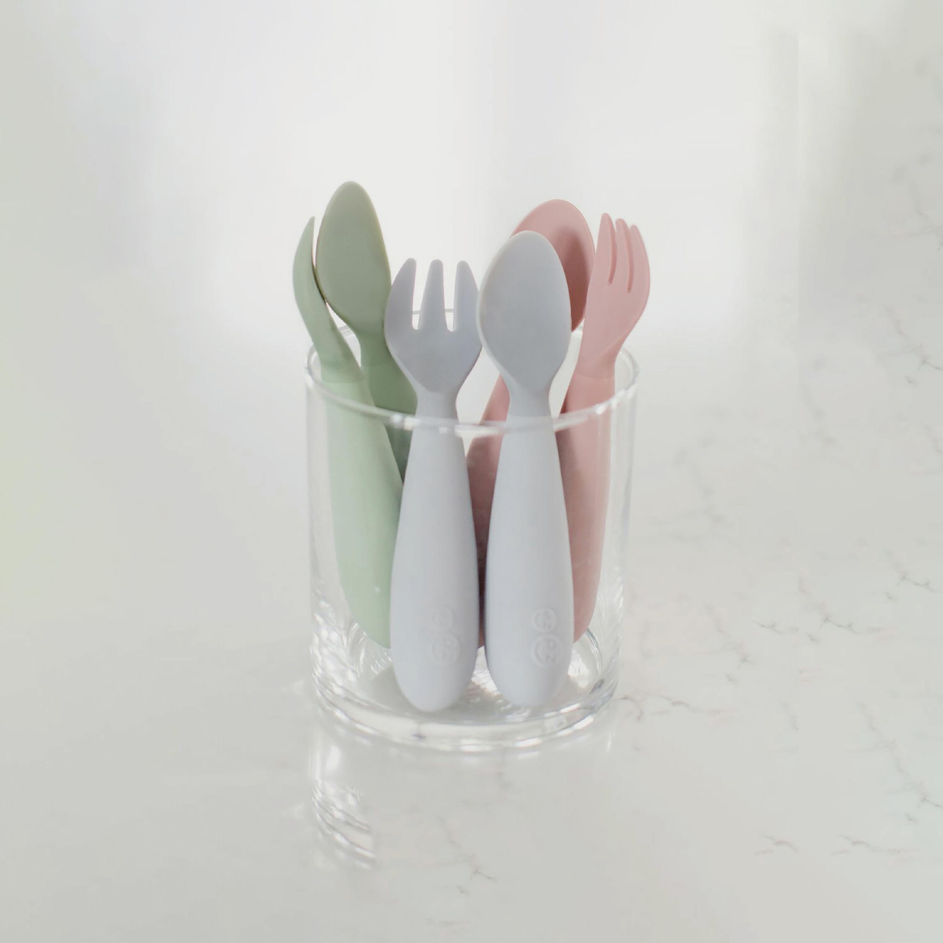 مجموعة أدوات المائدة (ملعقة وشوكة) من إيزي بيزي، اخضر مريمية-baby-feeding-mealtimeessentials-image-4