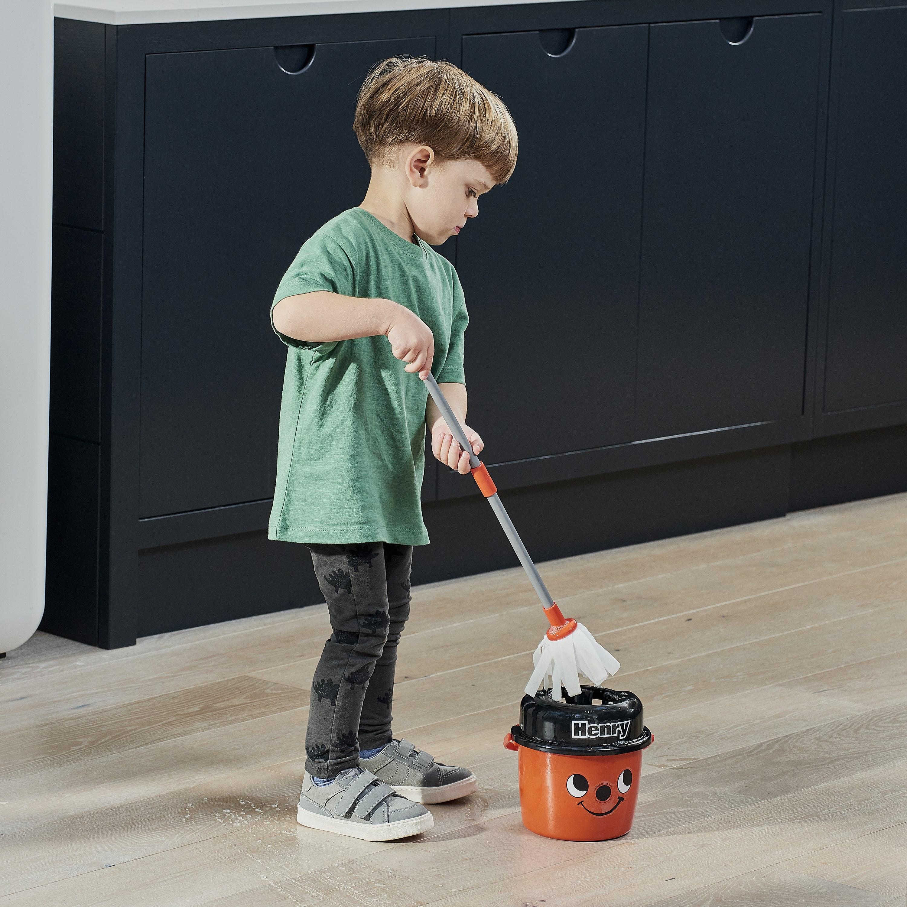 Casdon Henry Mop & Bucket-toys-roleplay-householdsets-image-7